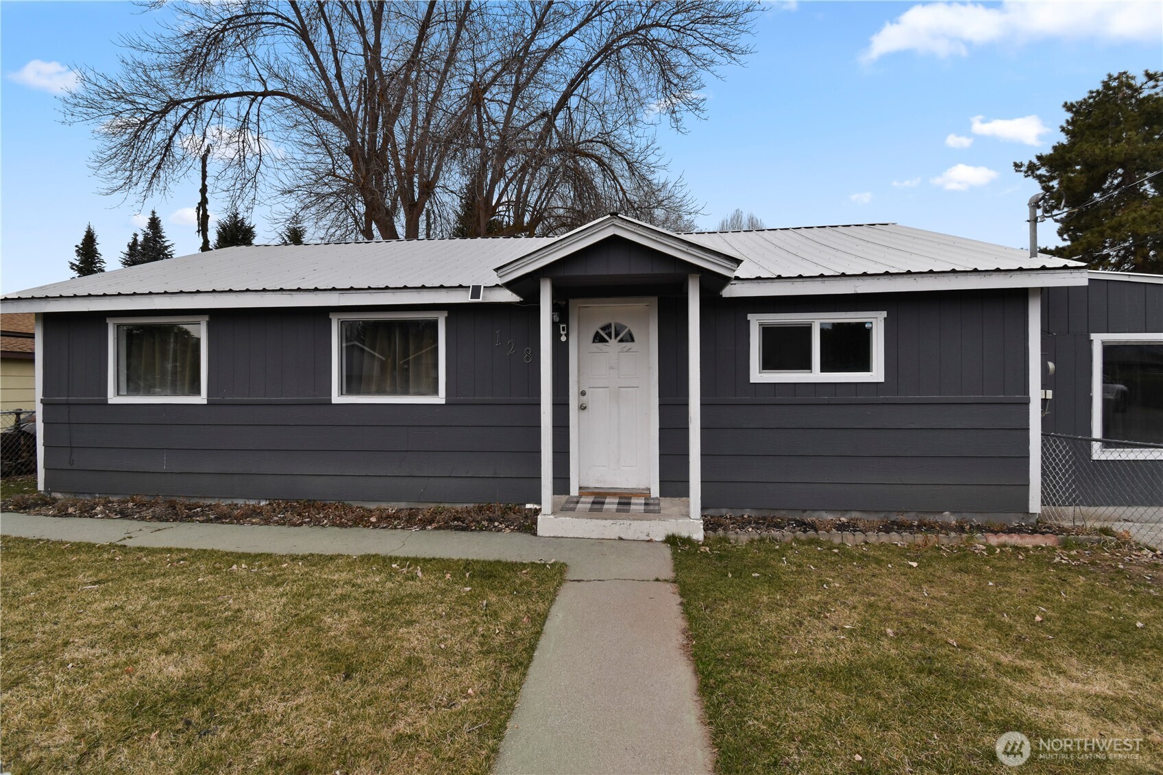 128 N June Avenue Property Photo