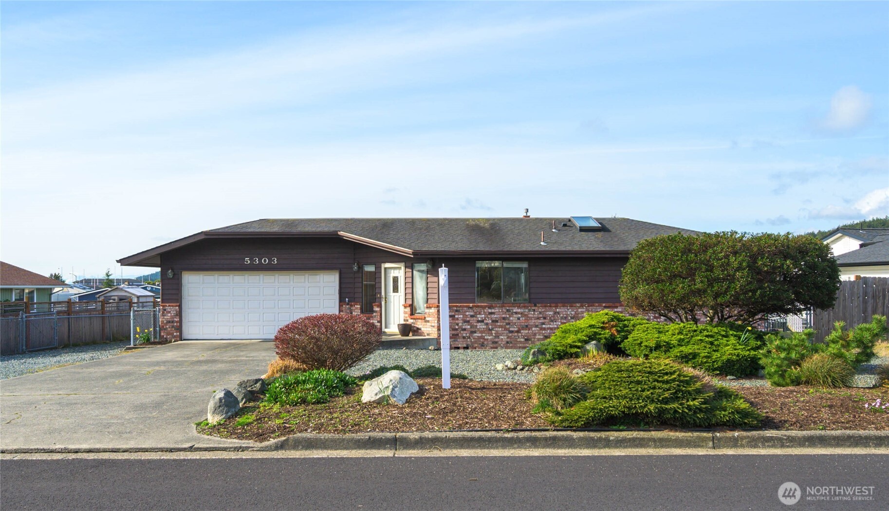 5303 Kingsway Property Photo