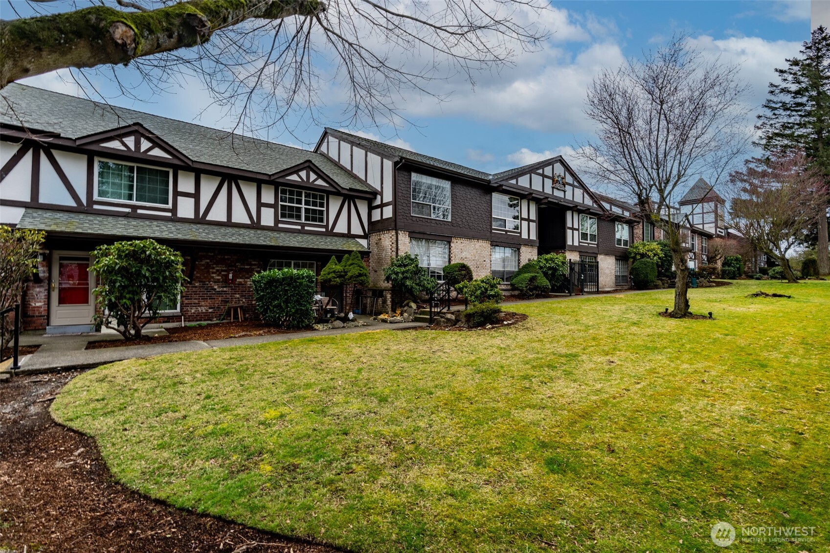 Tyee High Real Estate Listings Main Image