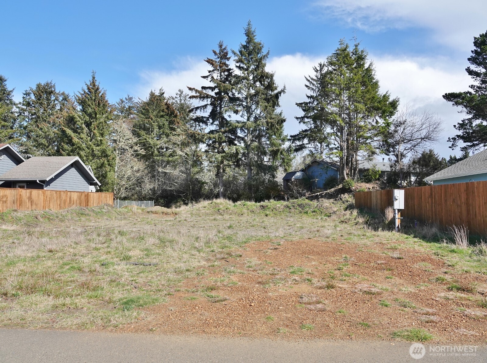 732 Albion Avenue Property Photo