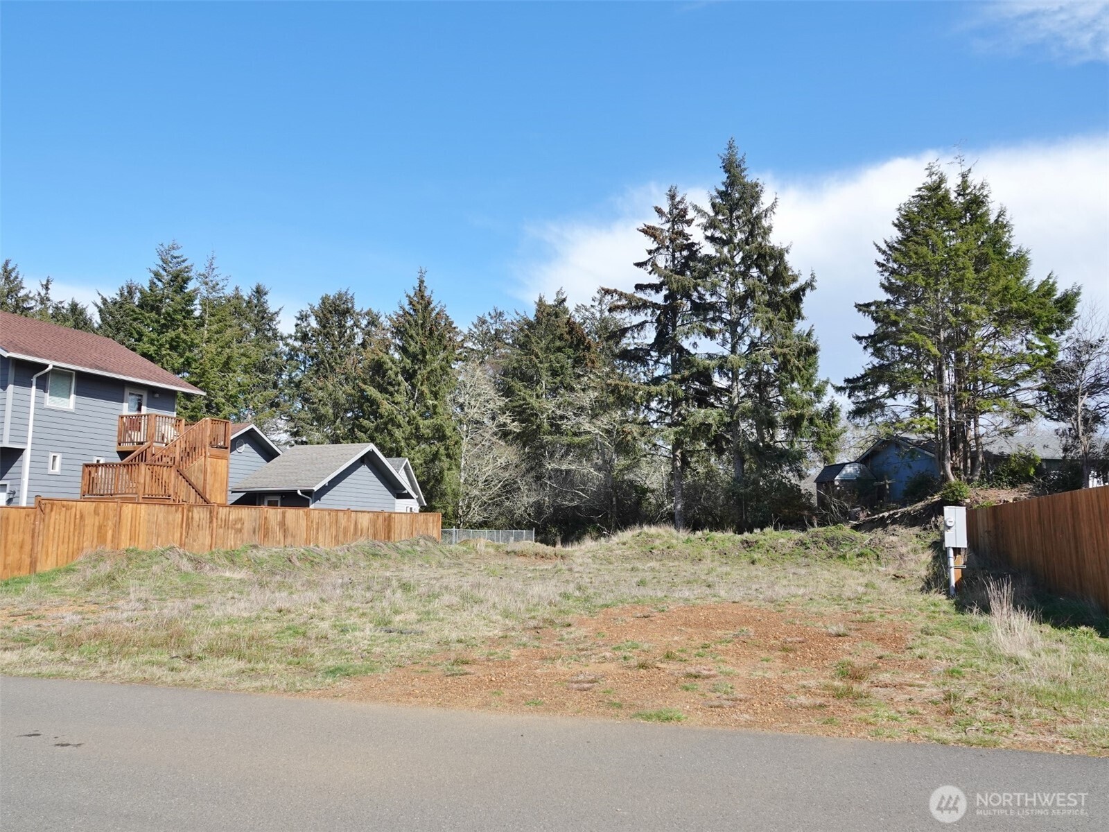 732 Albion Avenue Property Photo 2