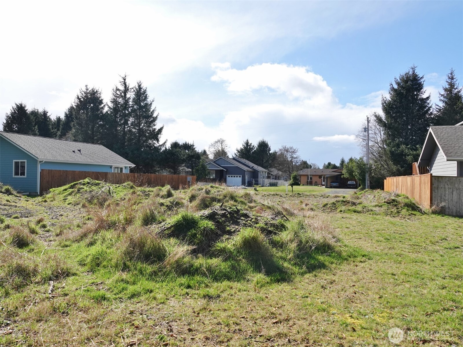 732 Albion Avenue Property Photo 8