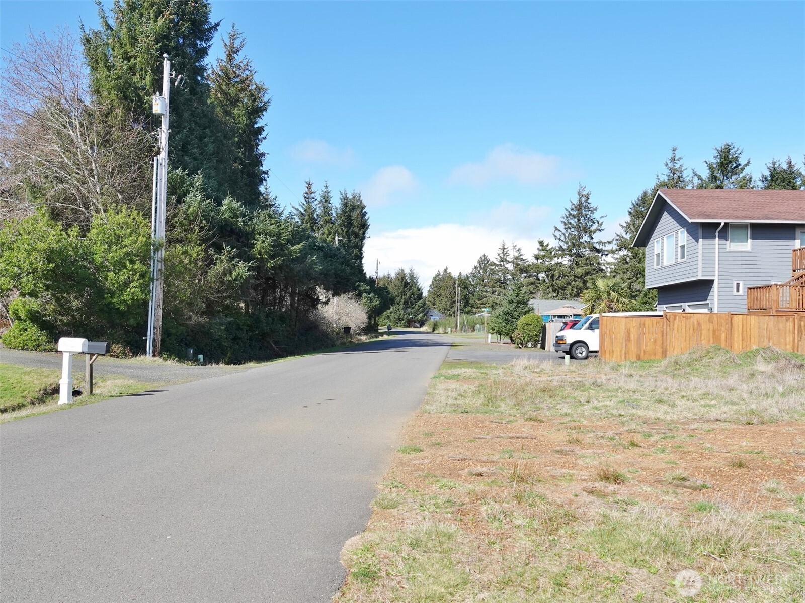 732 Albion Avenue Property Photo 15