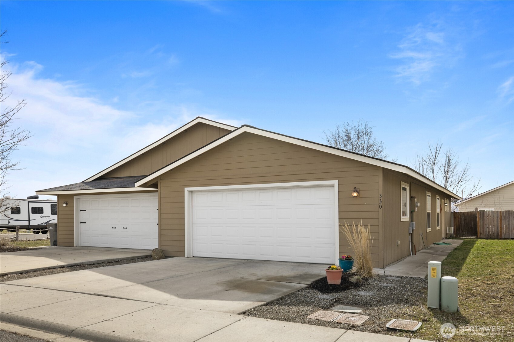 330 Pacific Loop Property Photo