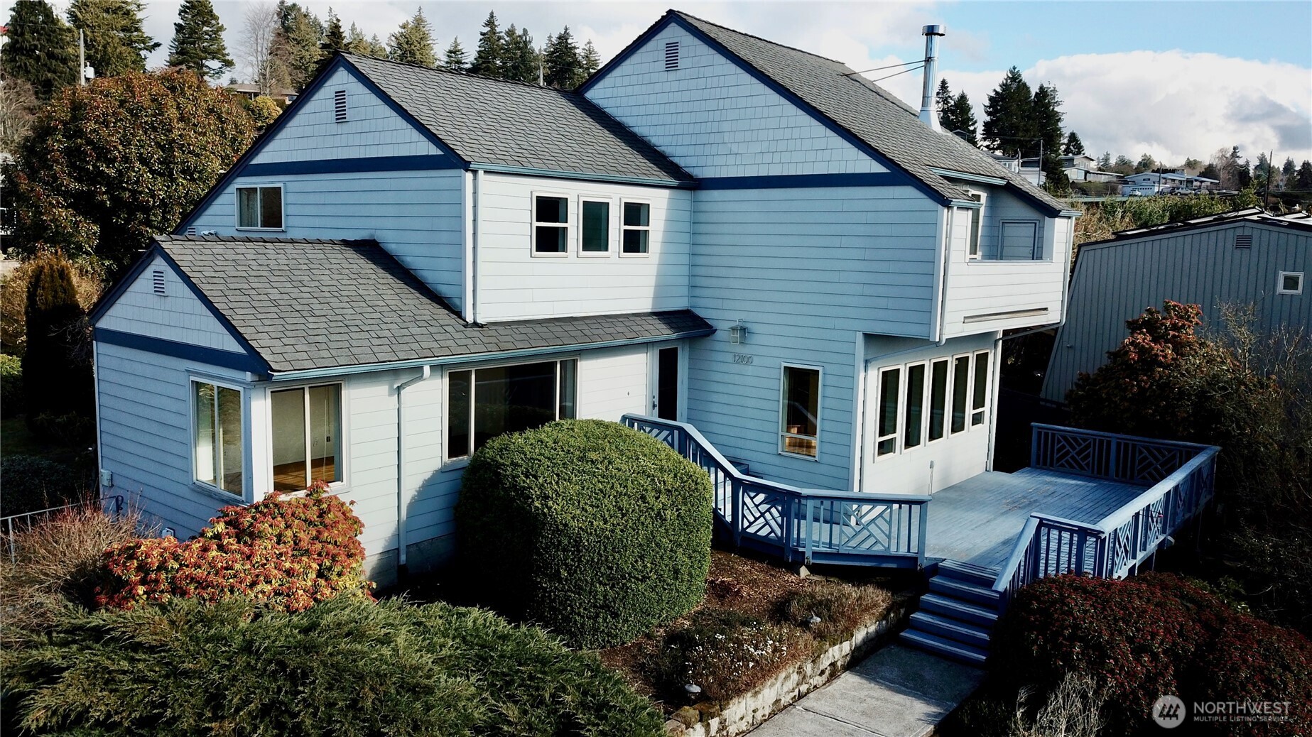 12100 Shorewood Avenue Property Photo