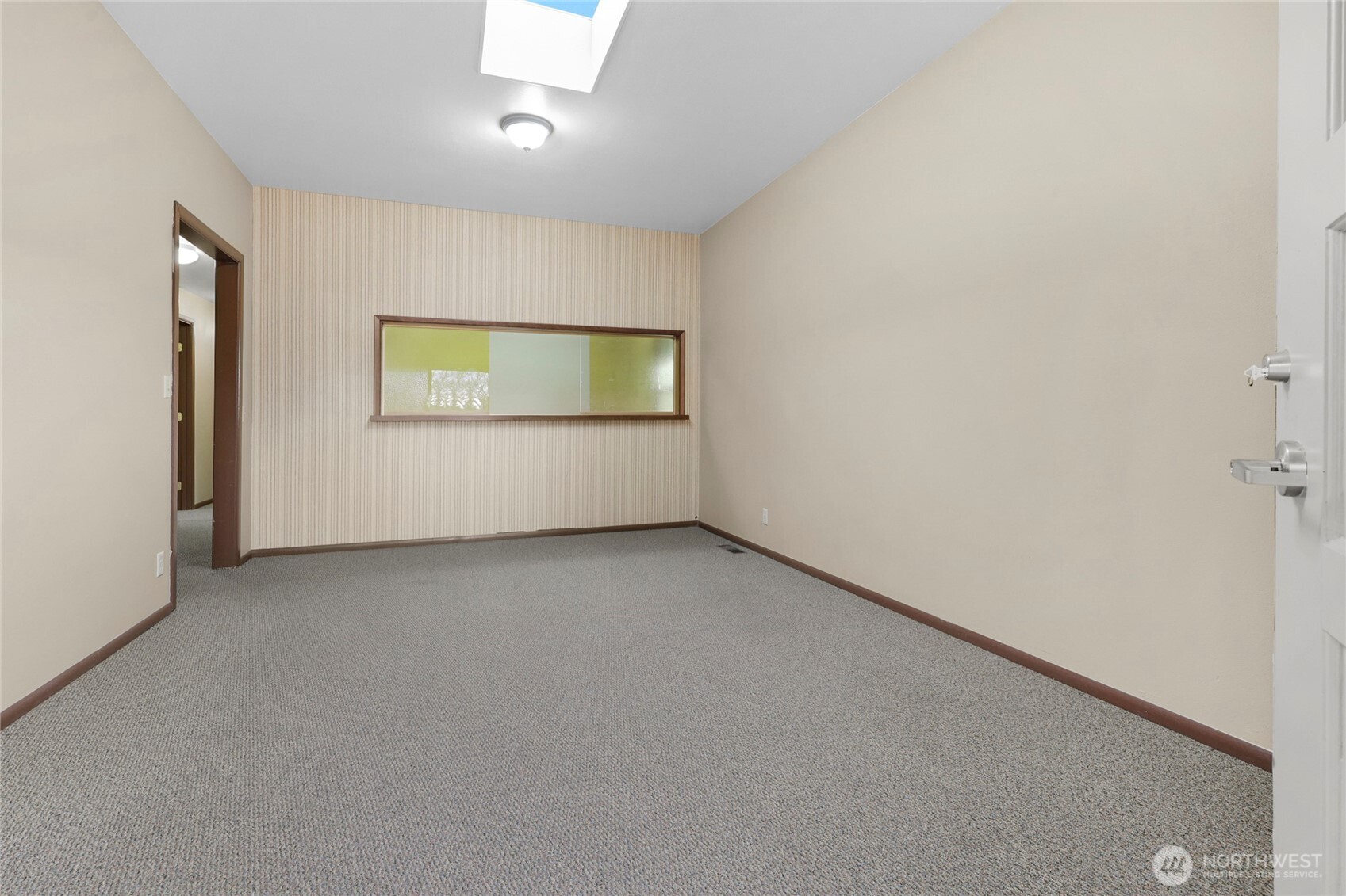 10212 Collins Road Property Photo 9