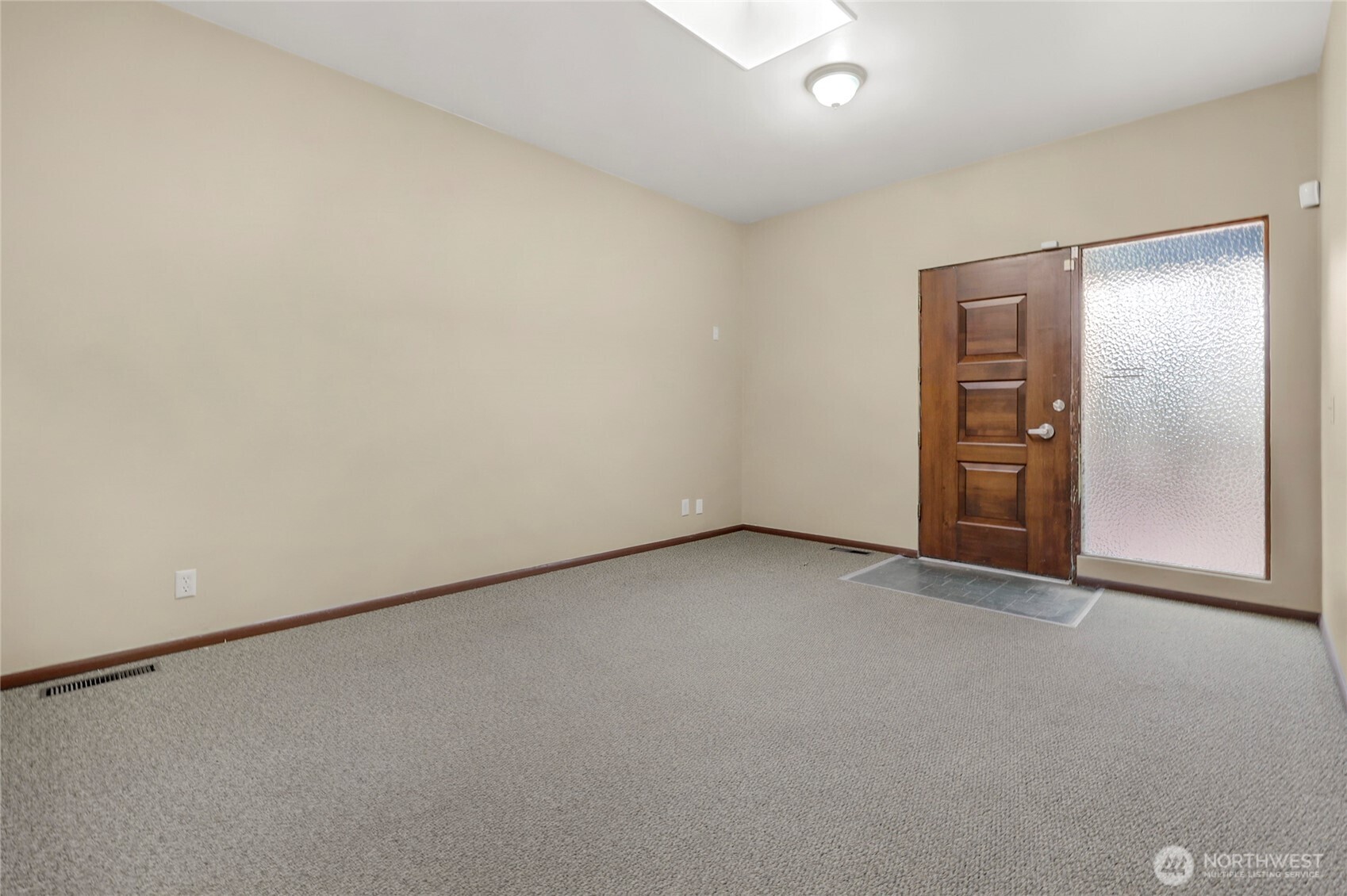 10212 Collins Road Property Photo 10