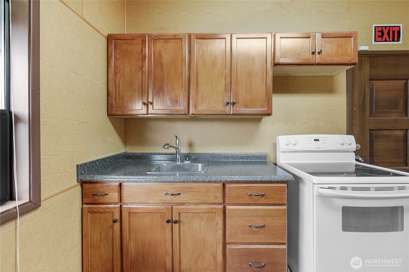 10212 Collins Road Property Photo 24