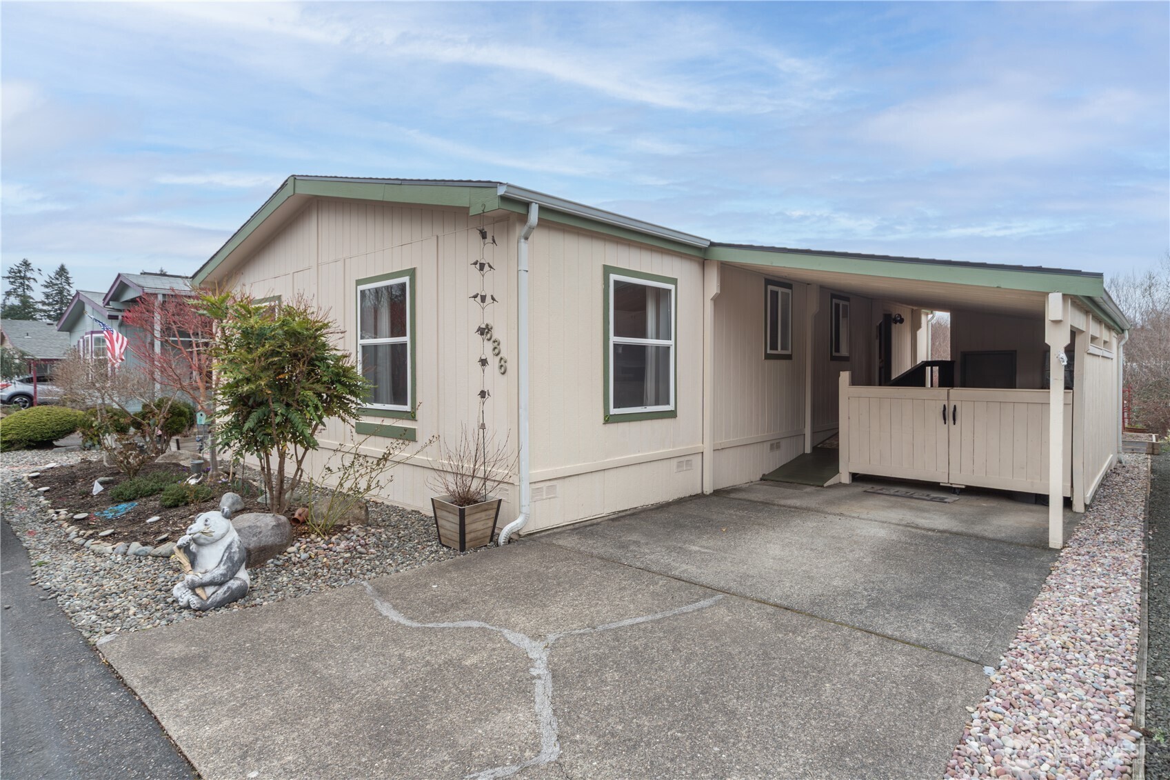 686 Ne Libra Lane Property Photo