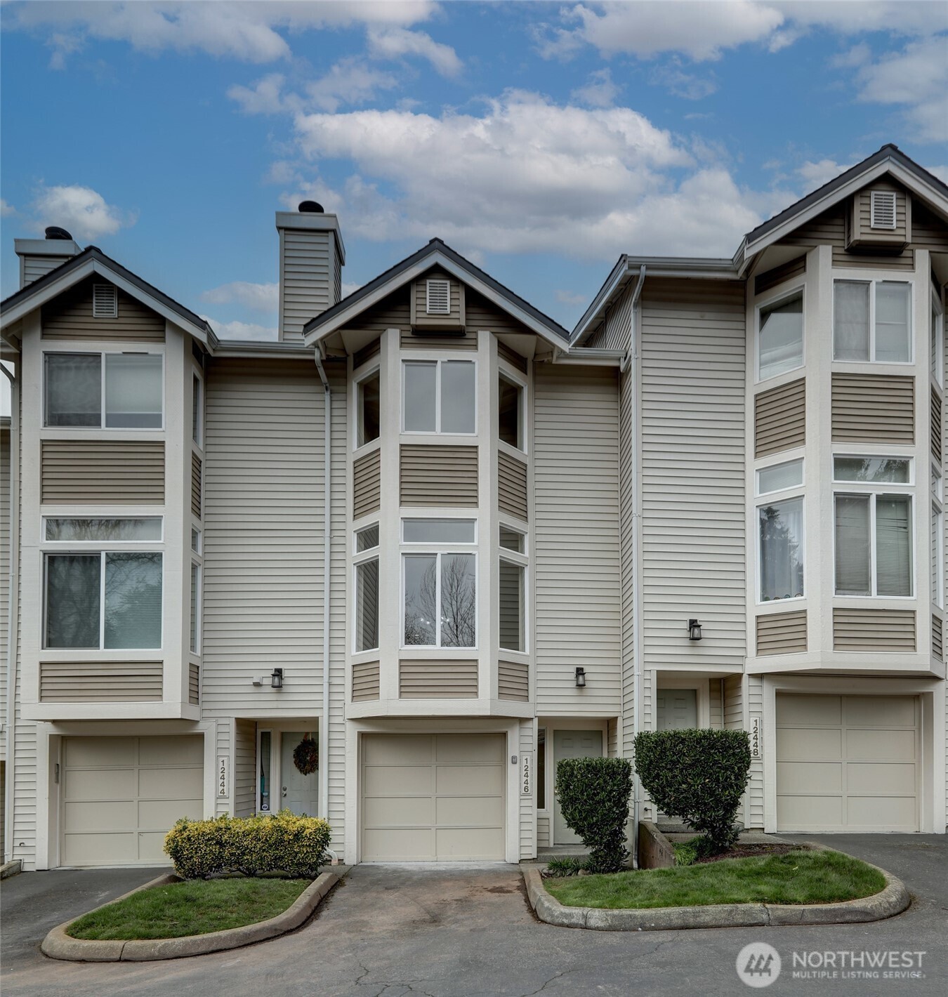 Bellevue High Real Estate Listings Main Image