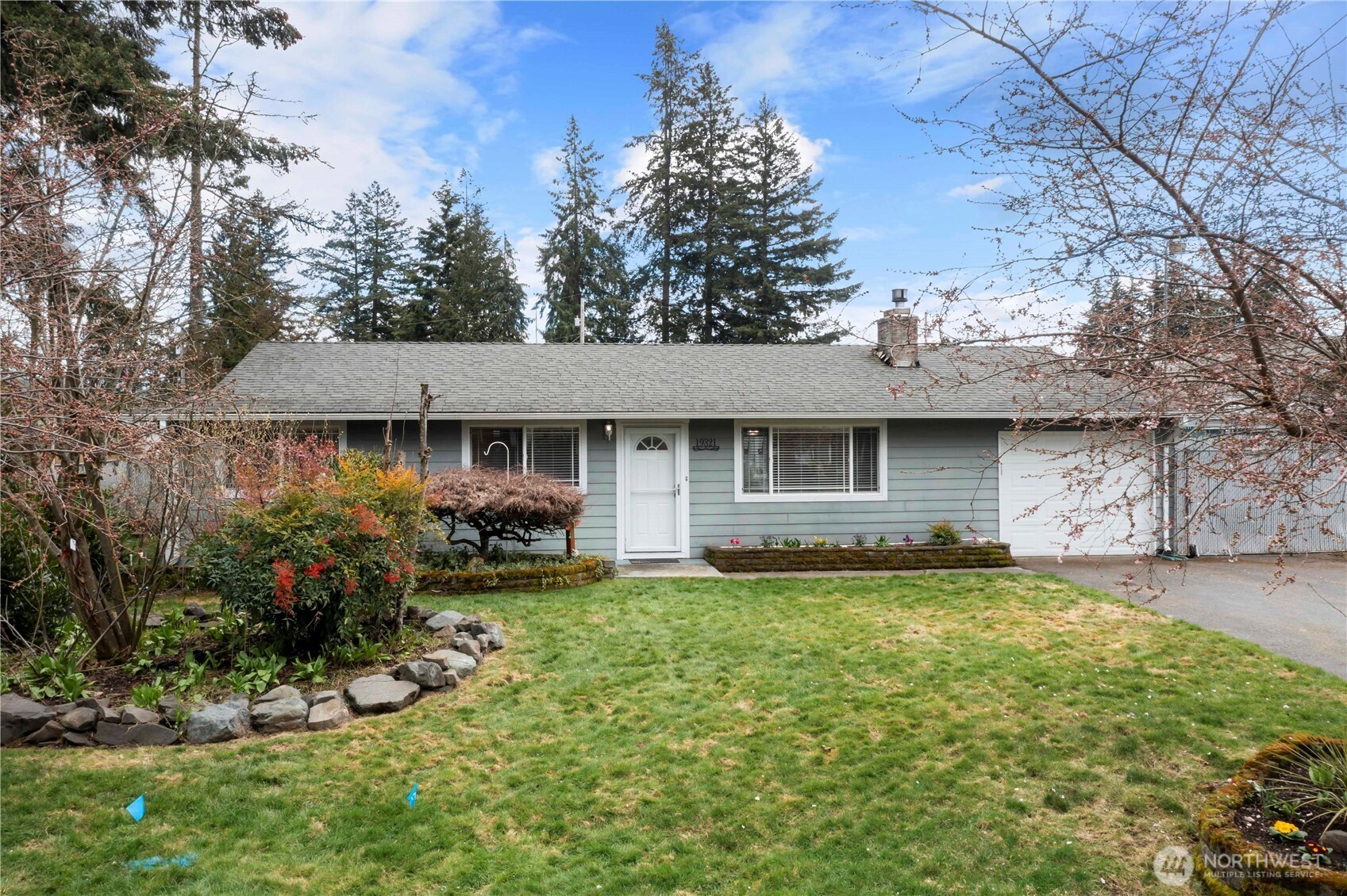19321 Crescent Drive Property Photo