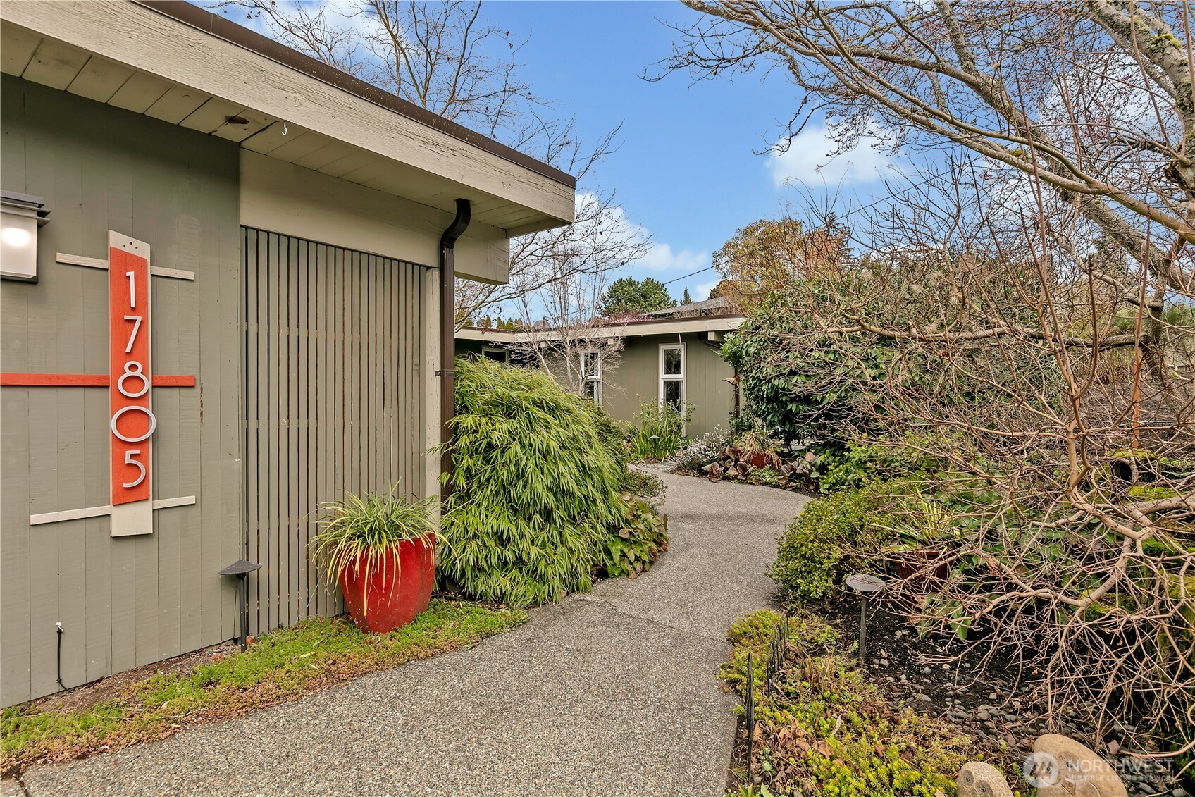 17805 6th Avenue Property Photo