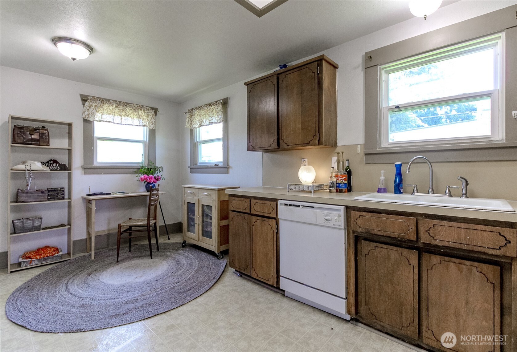 6845 S Clement Avenue Property Photo 10