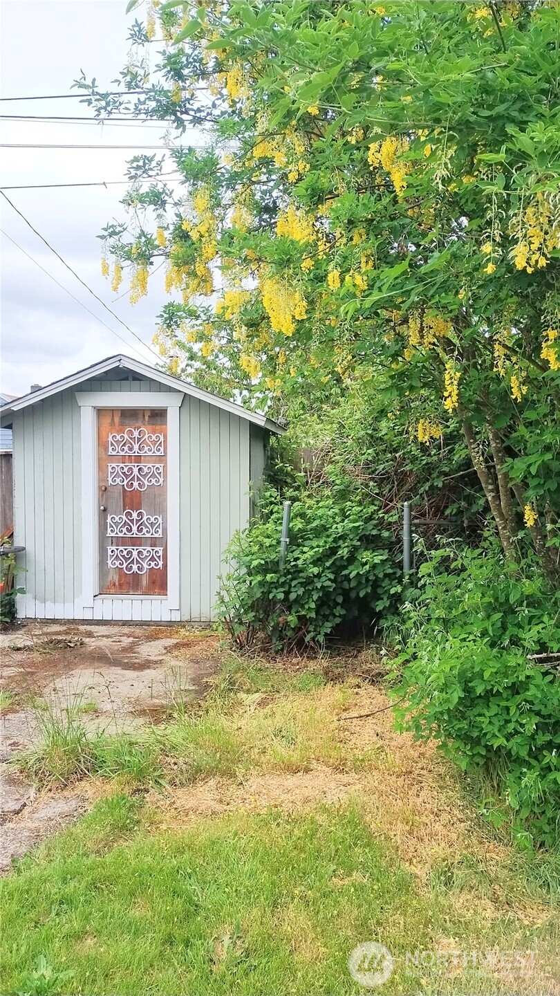 6845 S Clement Avenue Property Photo 19