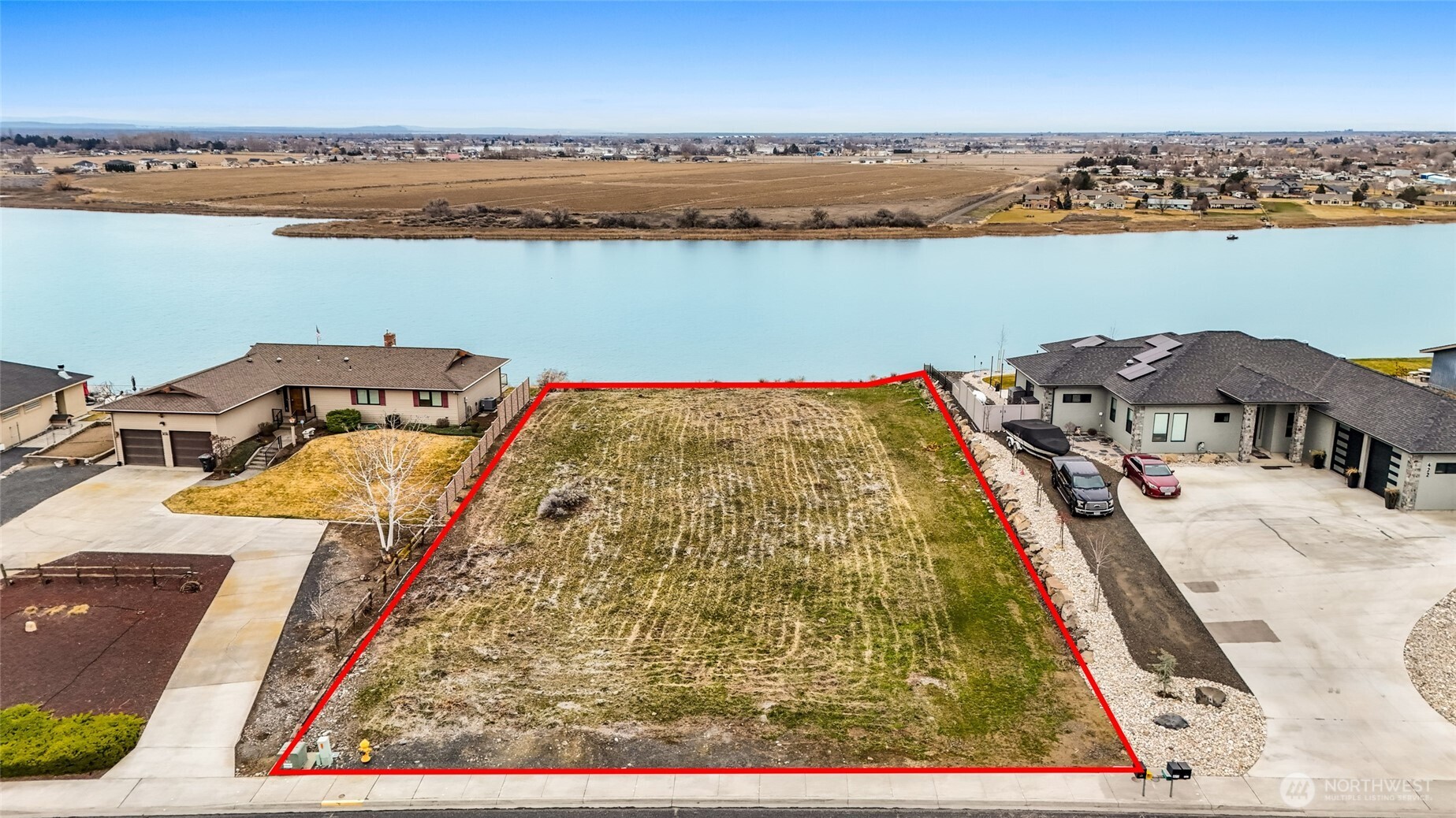 418 N Crestview Drive Property Photo 4