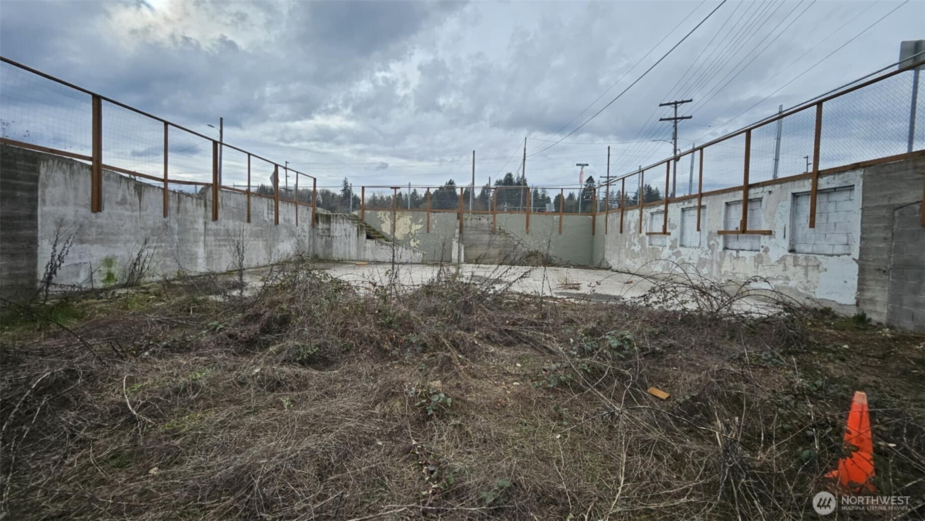 100 Se Front Street Property Photo 7