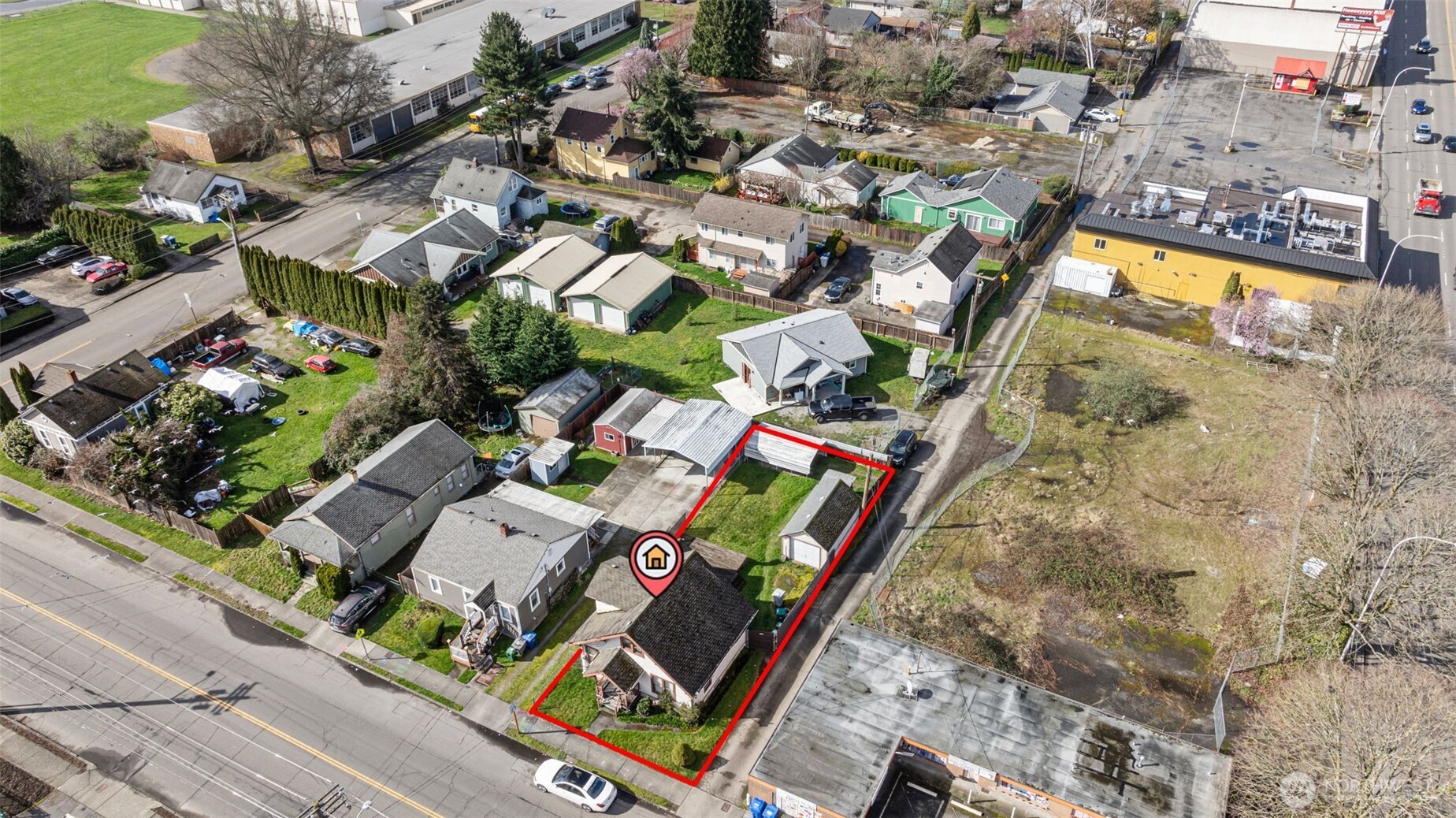 51 Logan Avenue Property Photo 4