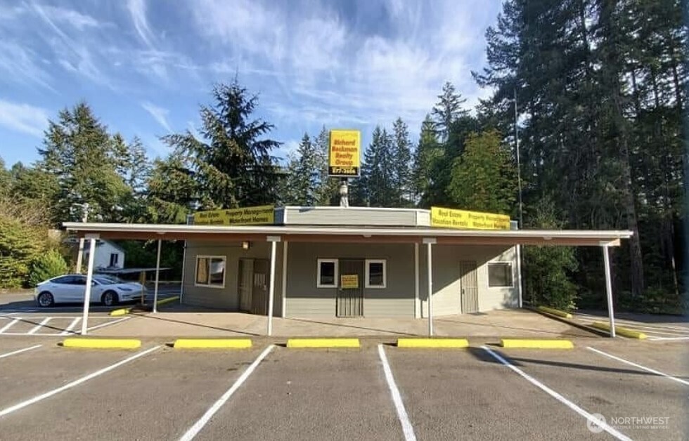 22090 N Us Highway 101 Property Photo