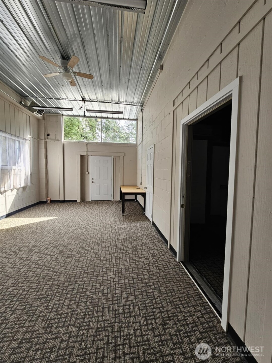 22090 N Us Highway 101 Property Photo 4