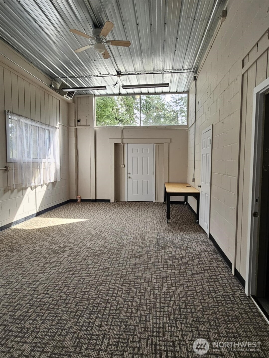22090 N Us Highway 101 Property Photo 6
