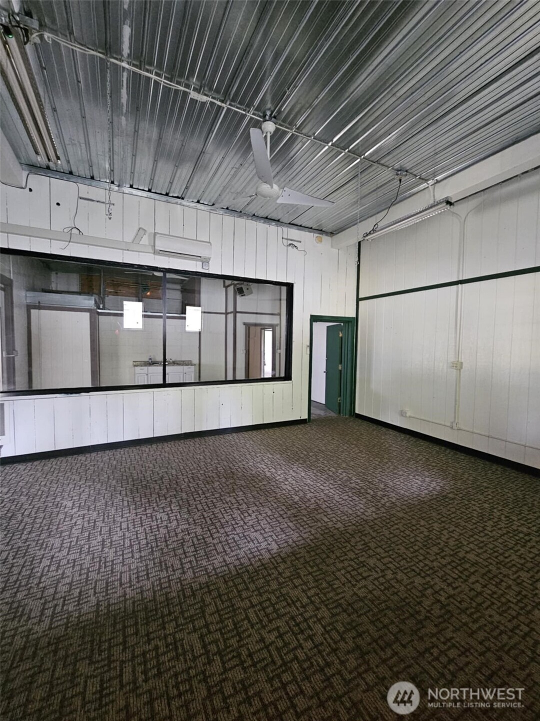 22090 N Us Highway 101 Property Photo 11