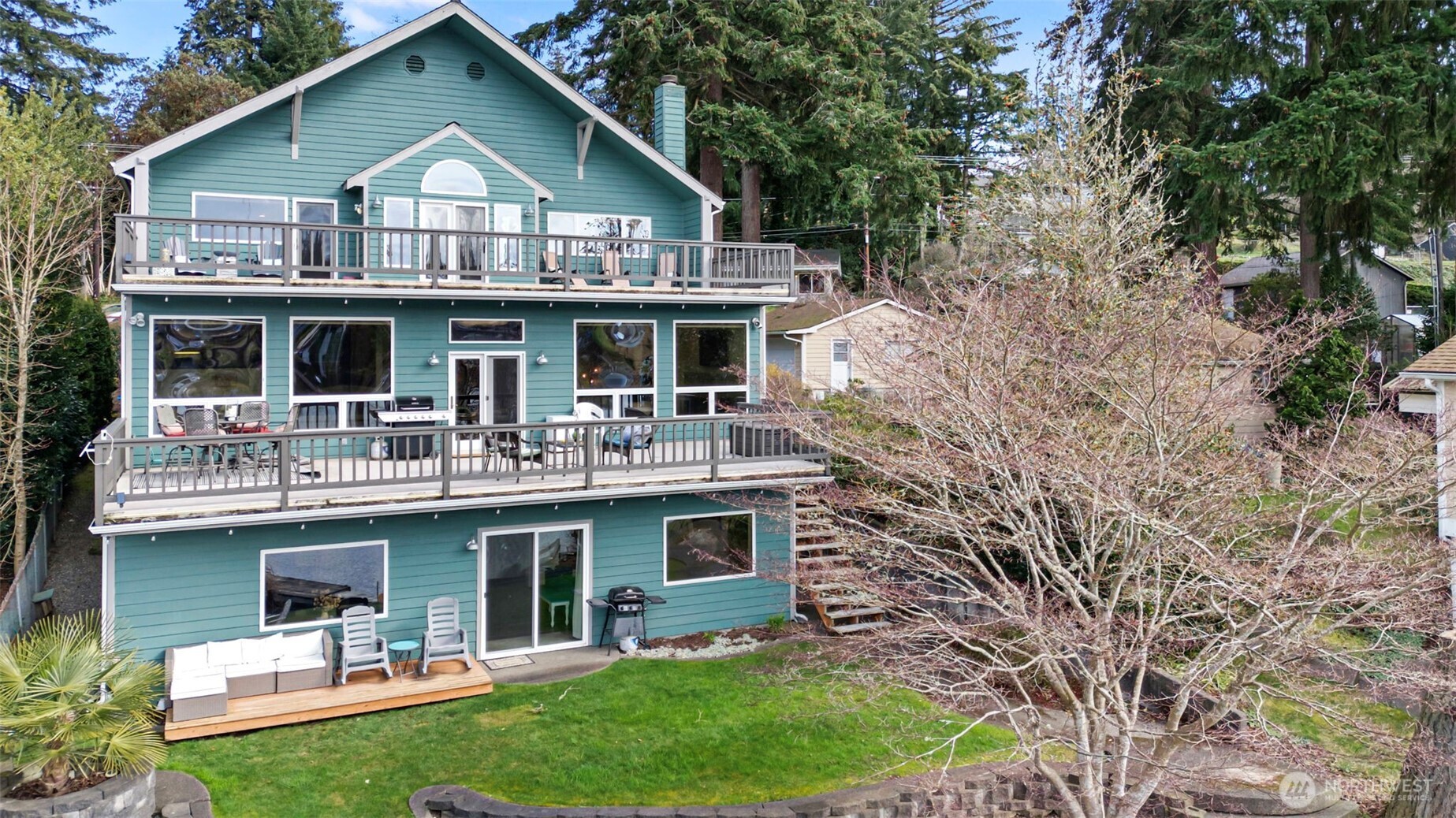 216 Lake Louise Drive Property Photo