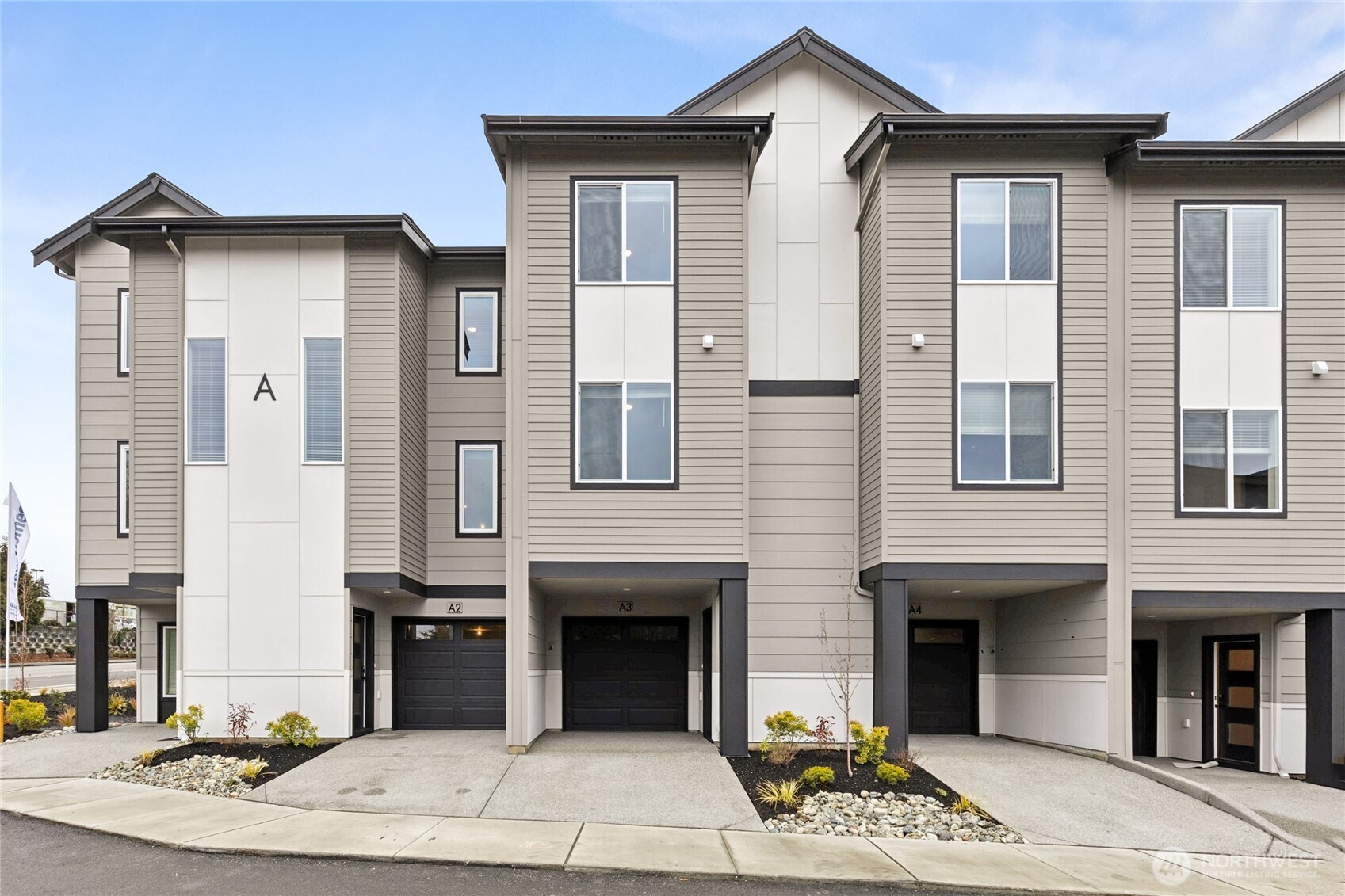 16723 Alderwood Mall Parkway D8 Property Photo