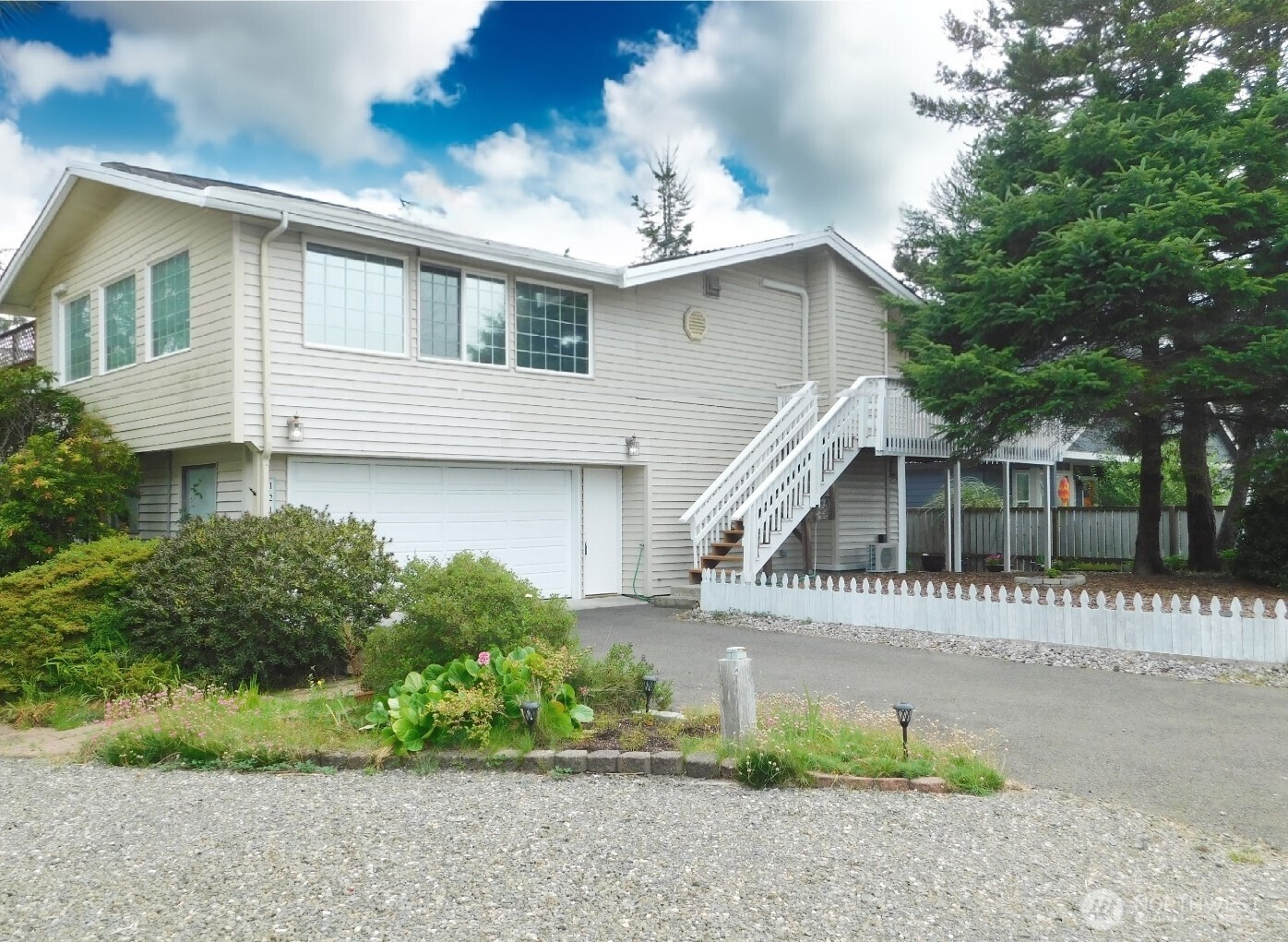 1210 195th Street Property Photo 2