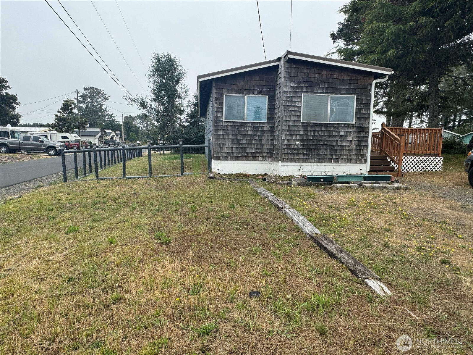 2401 N Washington Street Property Photo 3