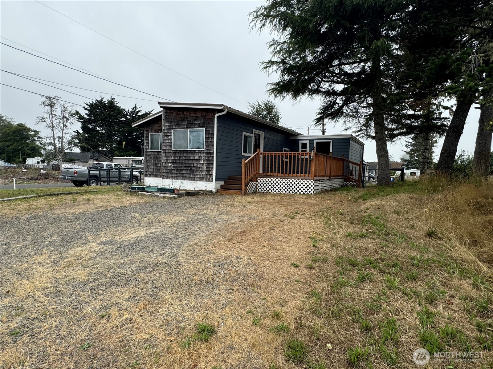 2401 N Washington Street Property Photo 4