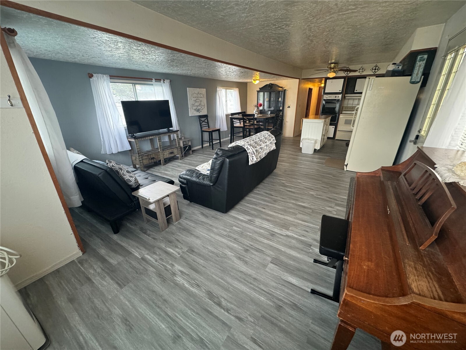 2401 N Washington Street Property Photo 8