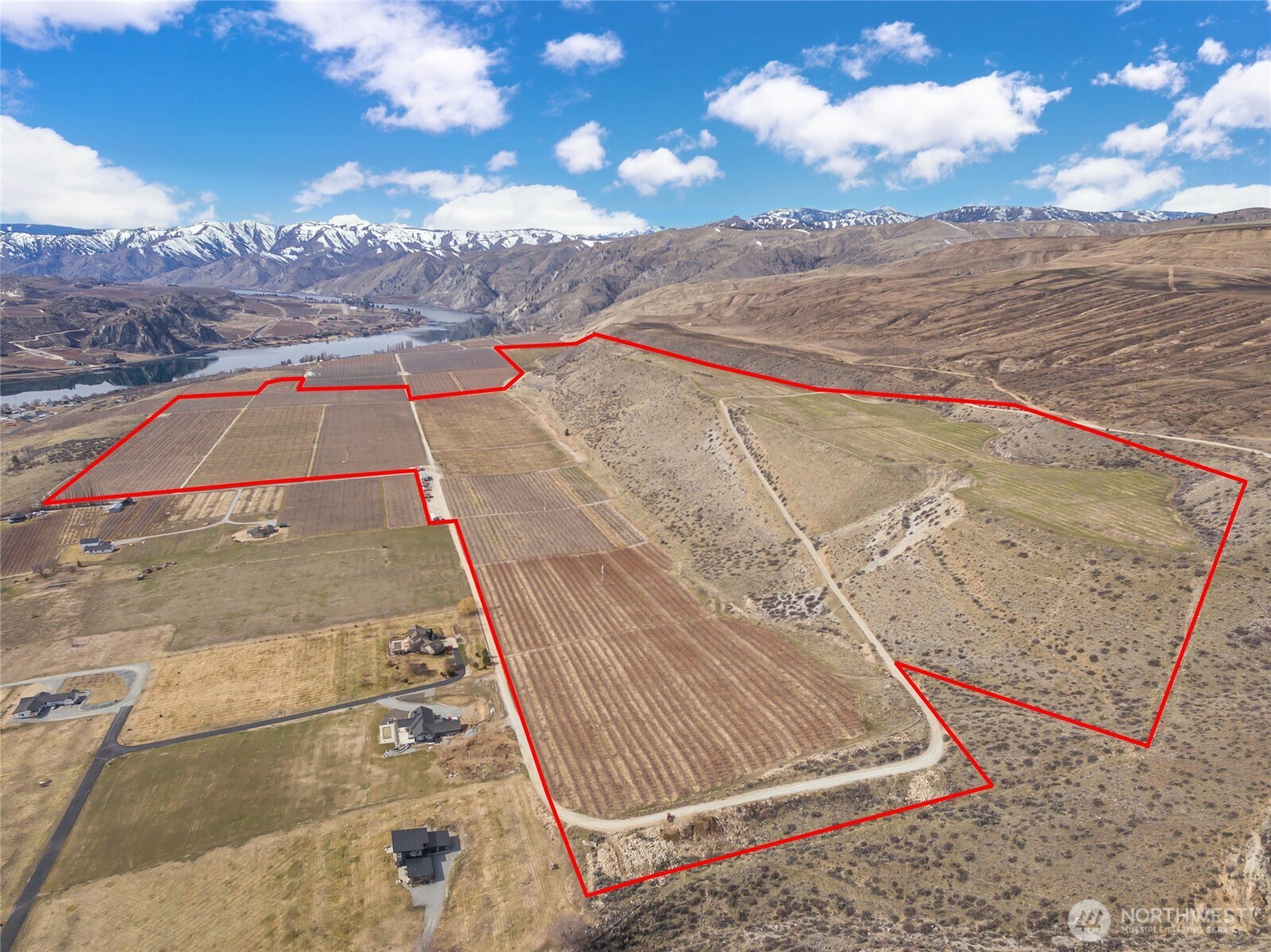 15 Chelan Butte Road Property Photo 3