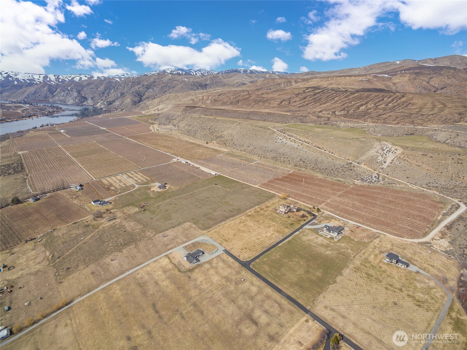 15 Chelan Butte Road Property Photo 4