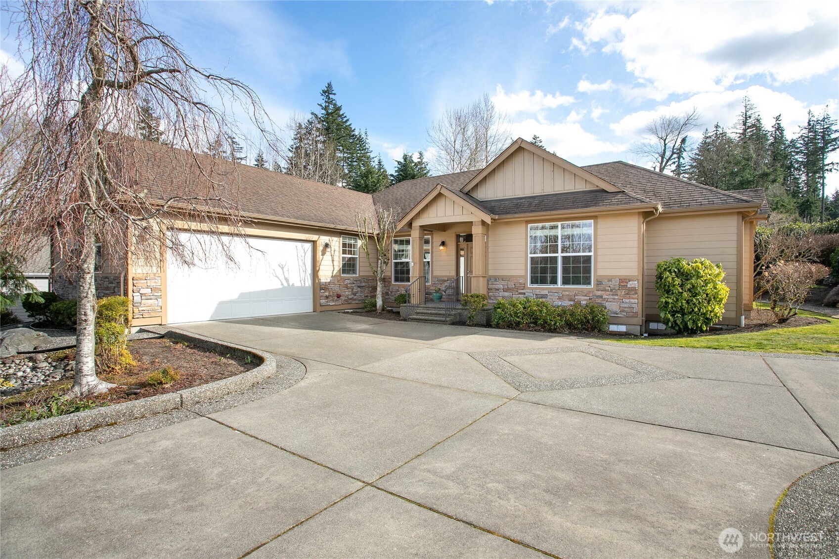 Carl Cozier Elem Real Estate Listings Main Image