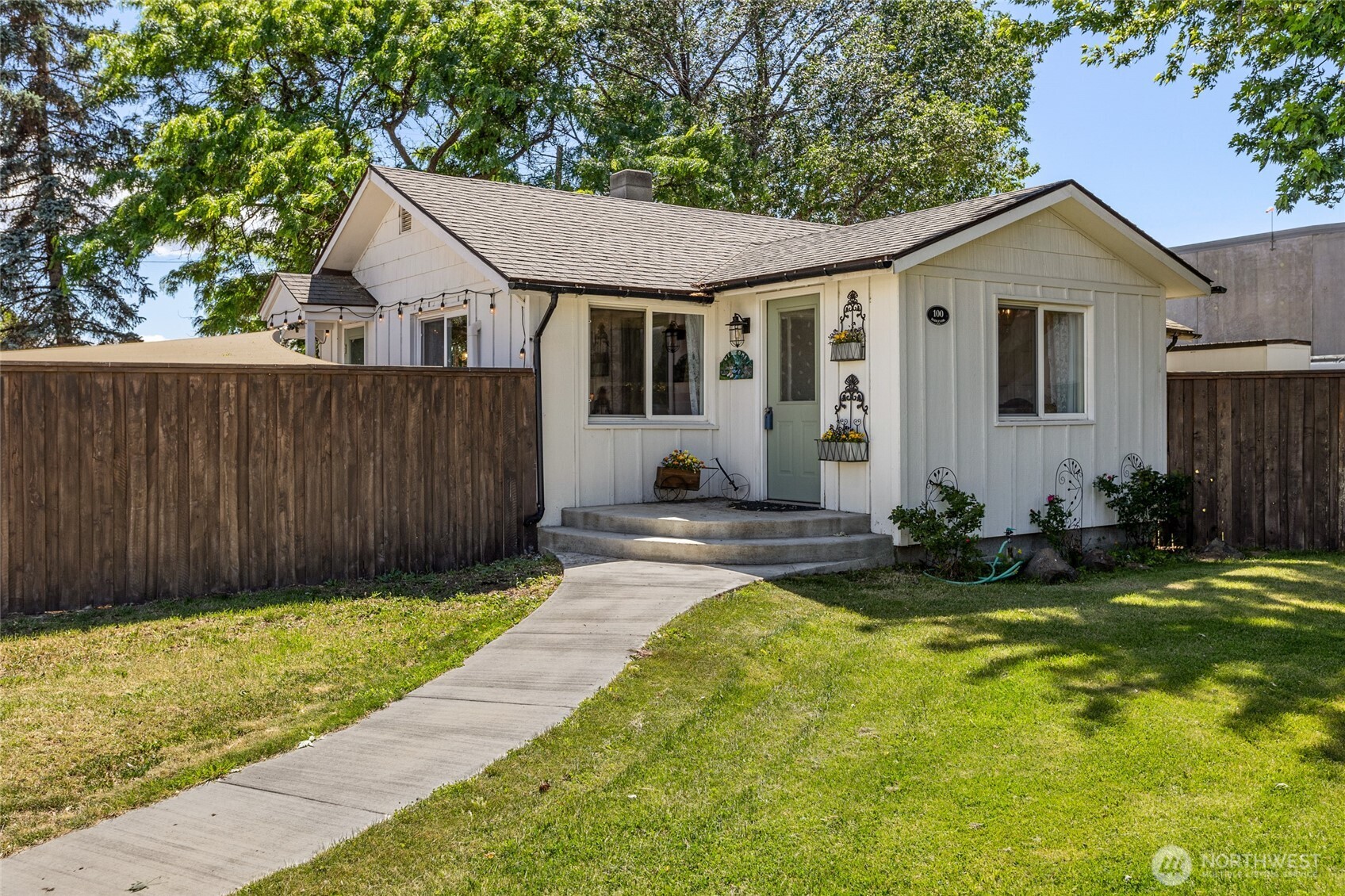 100 Hadley Drive Property Photo 1