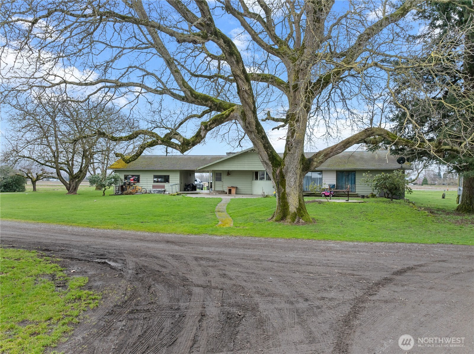 21563 21567 Cook Road Property Photo 2