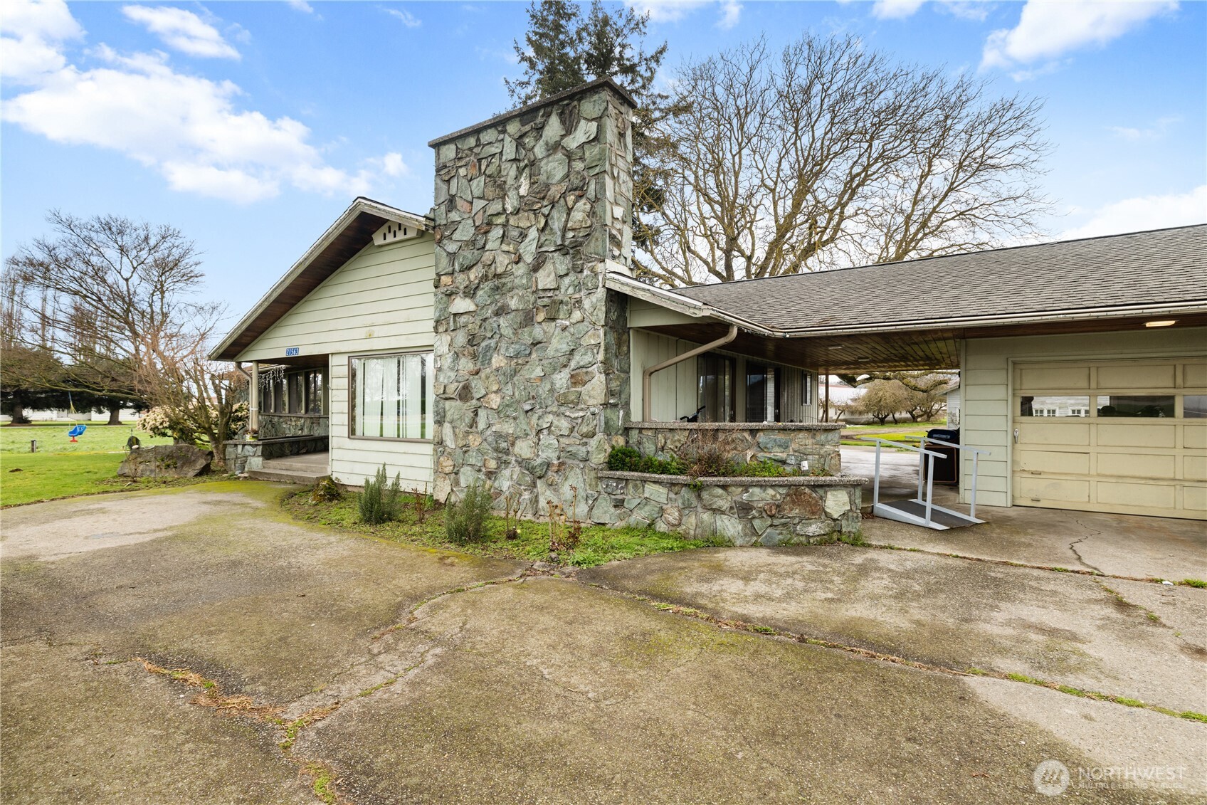 21563 21567 Cook Road Property Photo 3