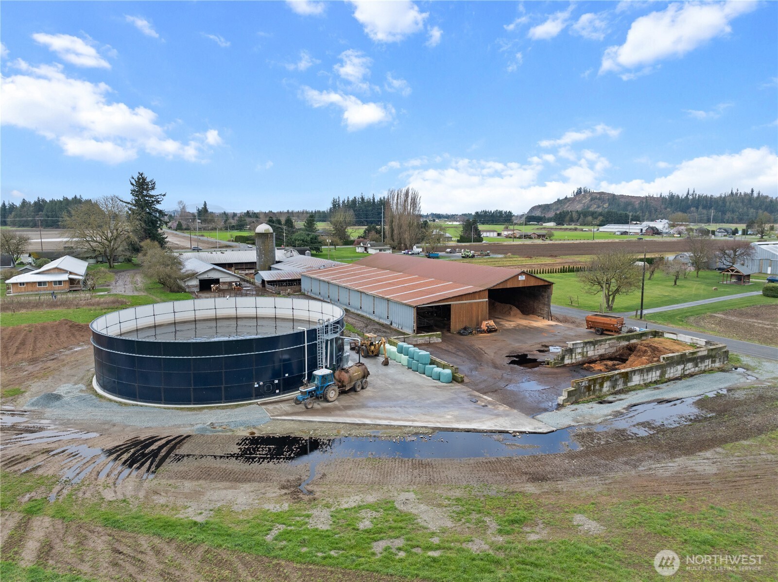 21563 21567 Cook Road Property Photo 7