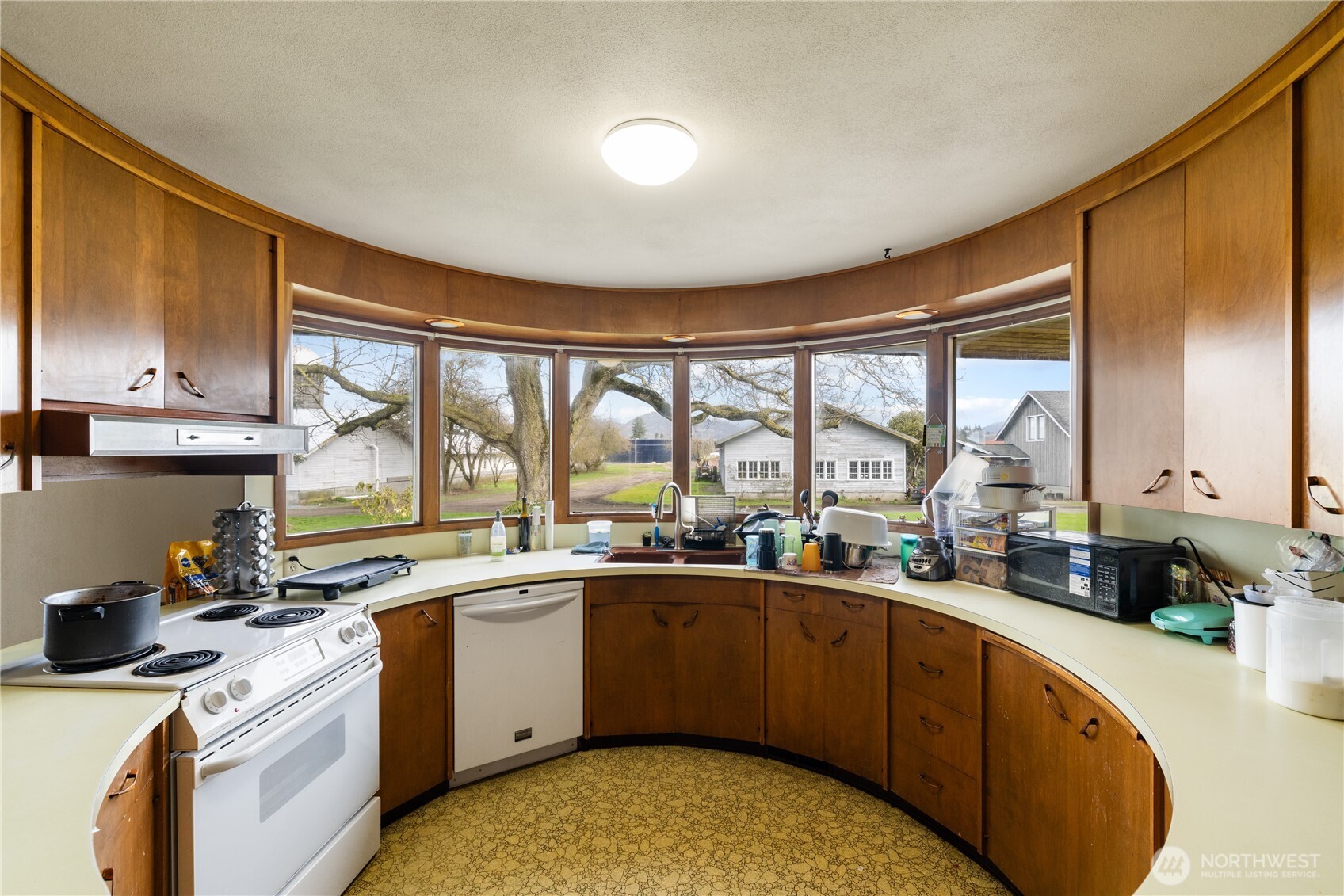 21563 21567 Cook Road Property Photo 12
