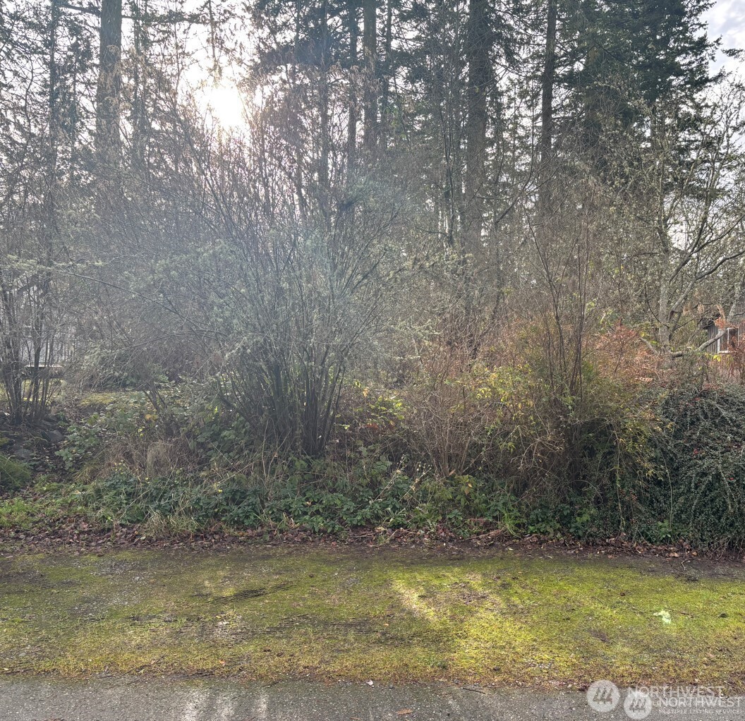 1042 Crest Avenue Property Photo