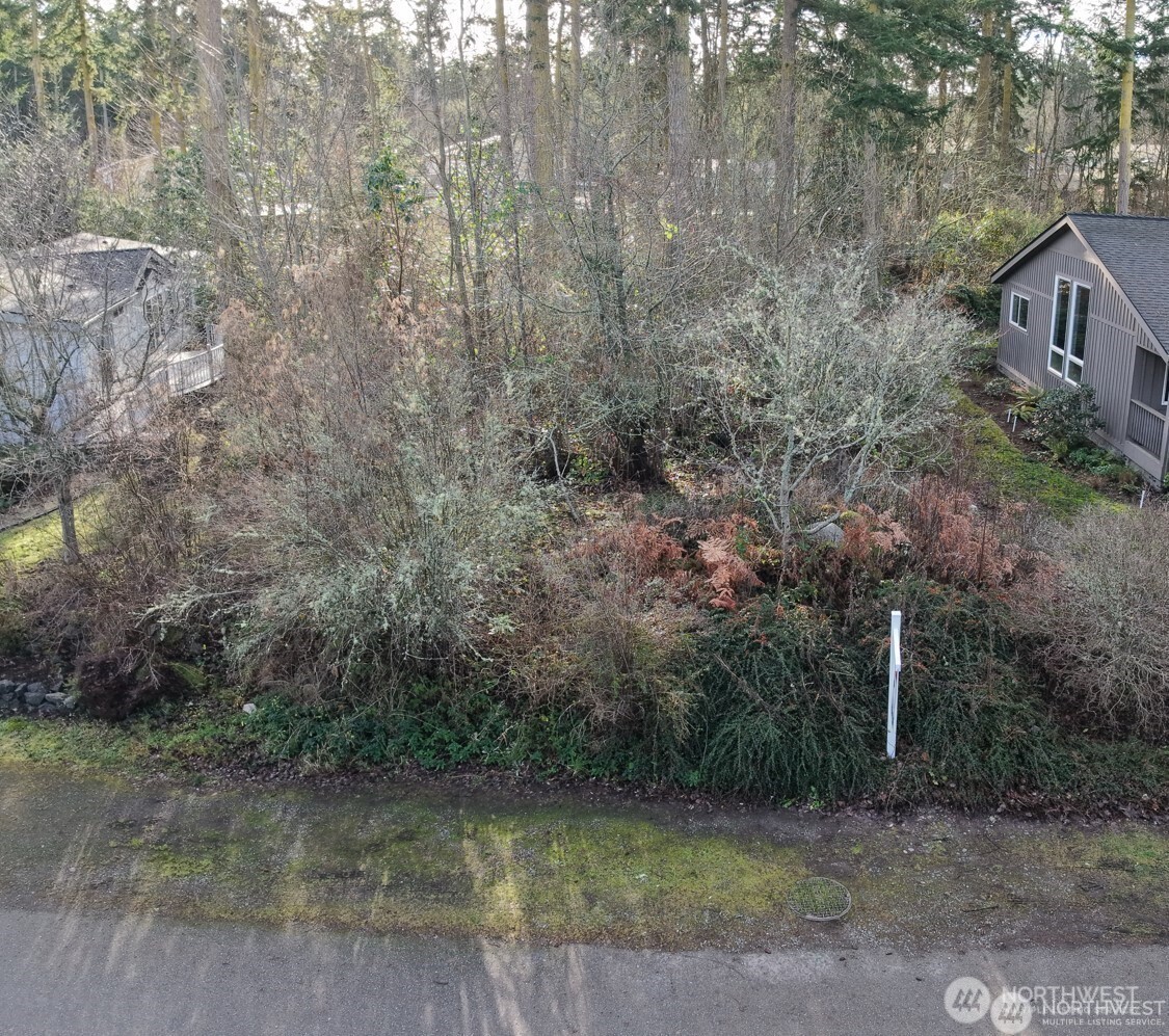 1042 Crest Avenue Property Photo 6