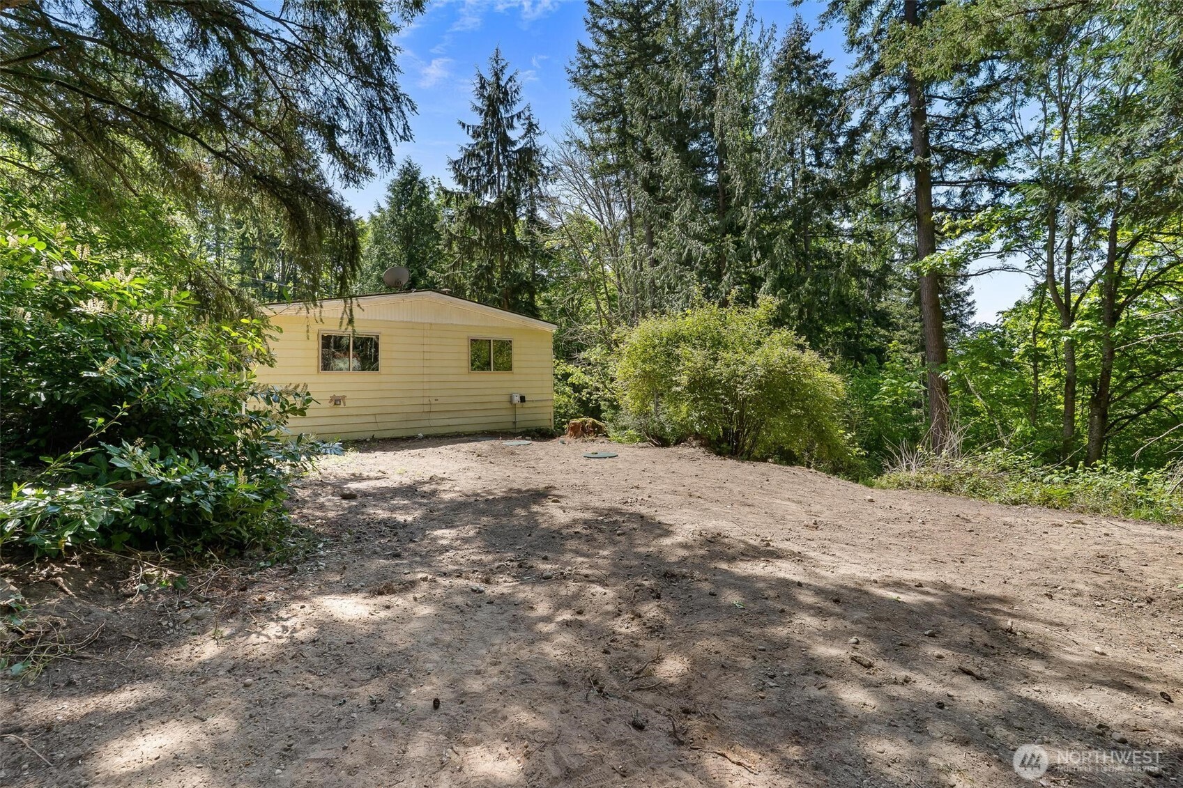 987 Rowe Road Property Photo 1