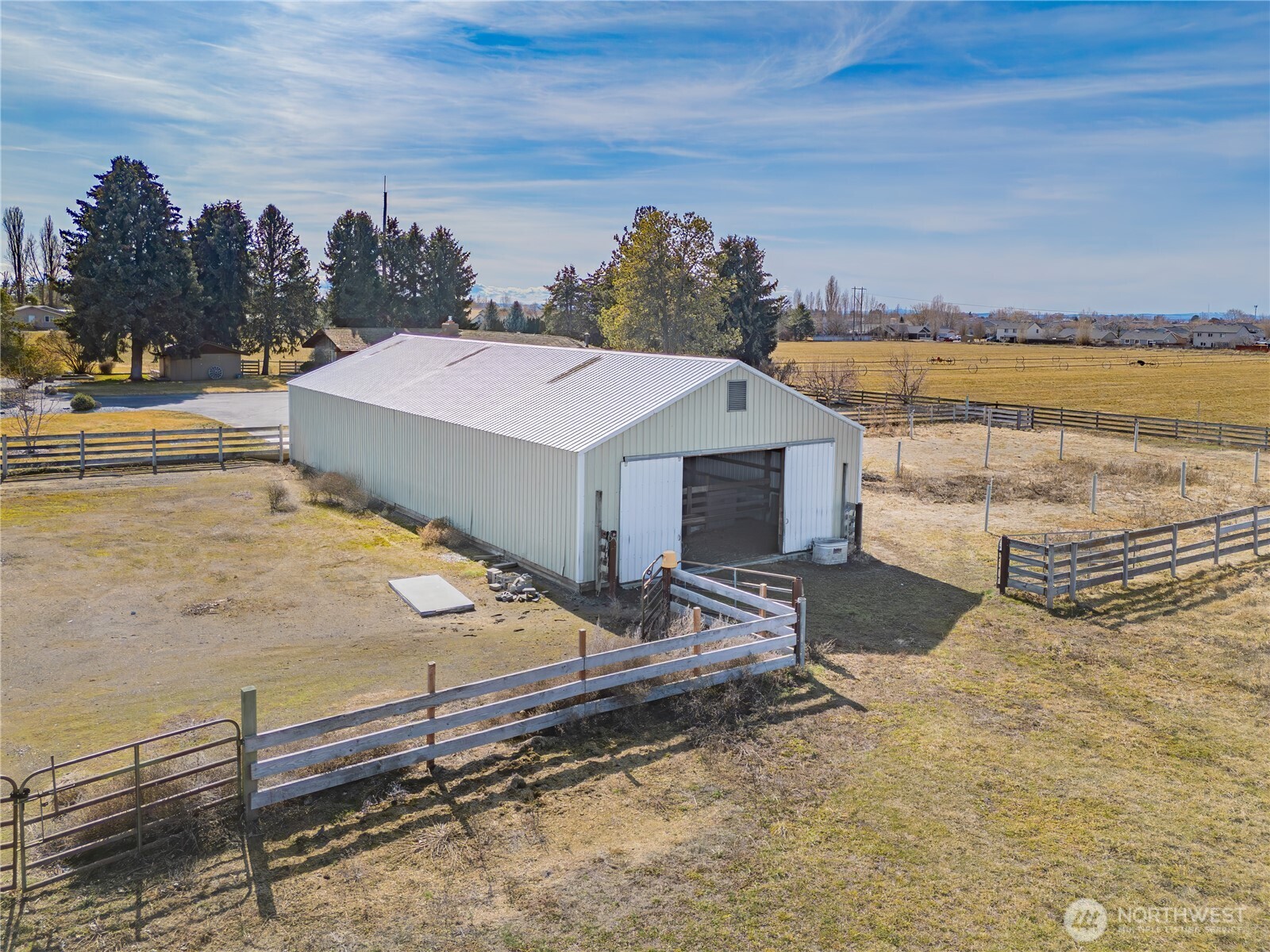 2400 Hamilton Road Property Photo 6