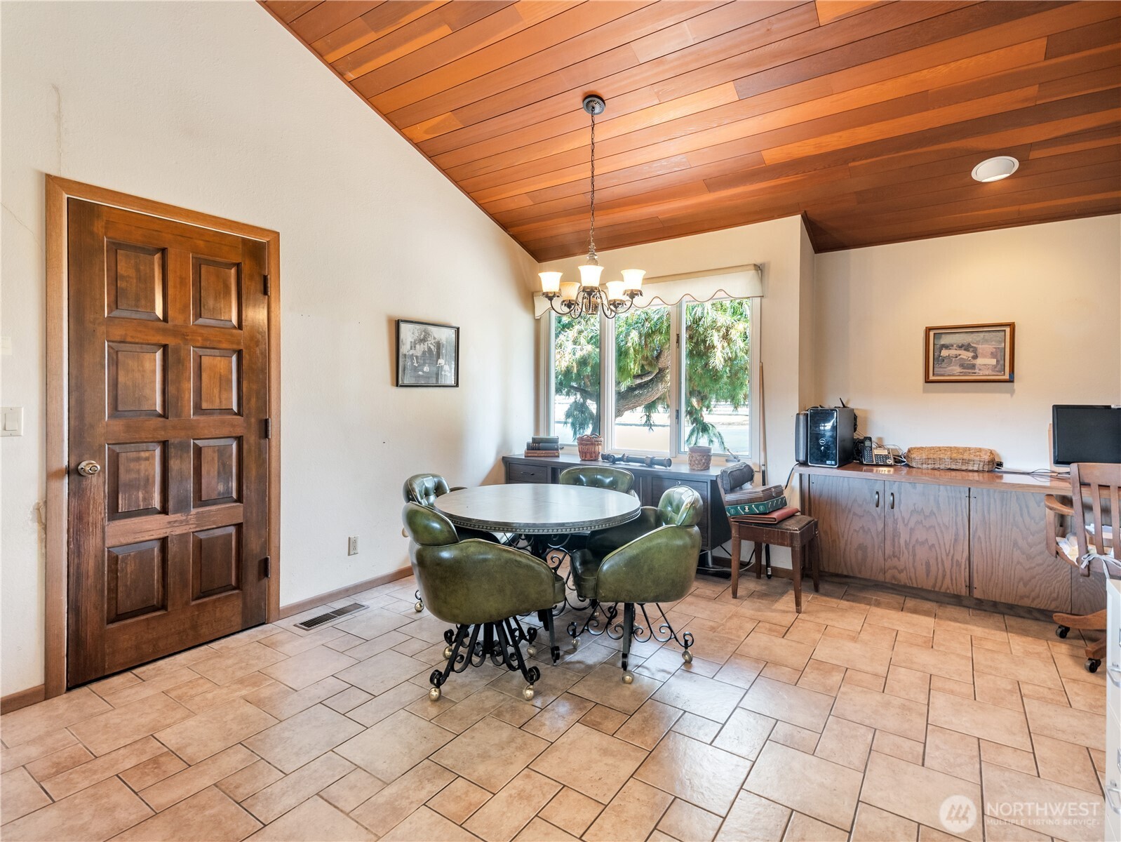 2400 Hamilton Road Property Photo 25