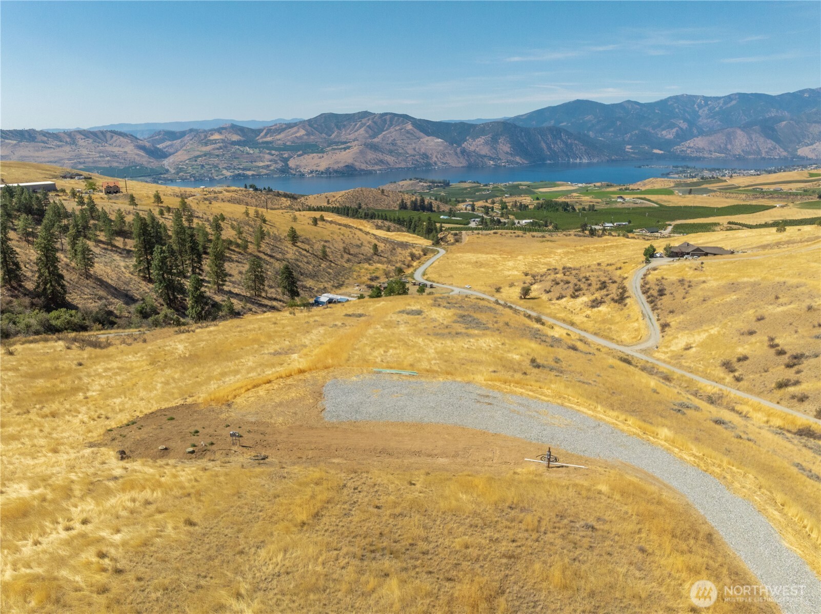 562 Chelan Ranch Road Property Photo 2