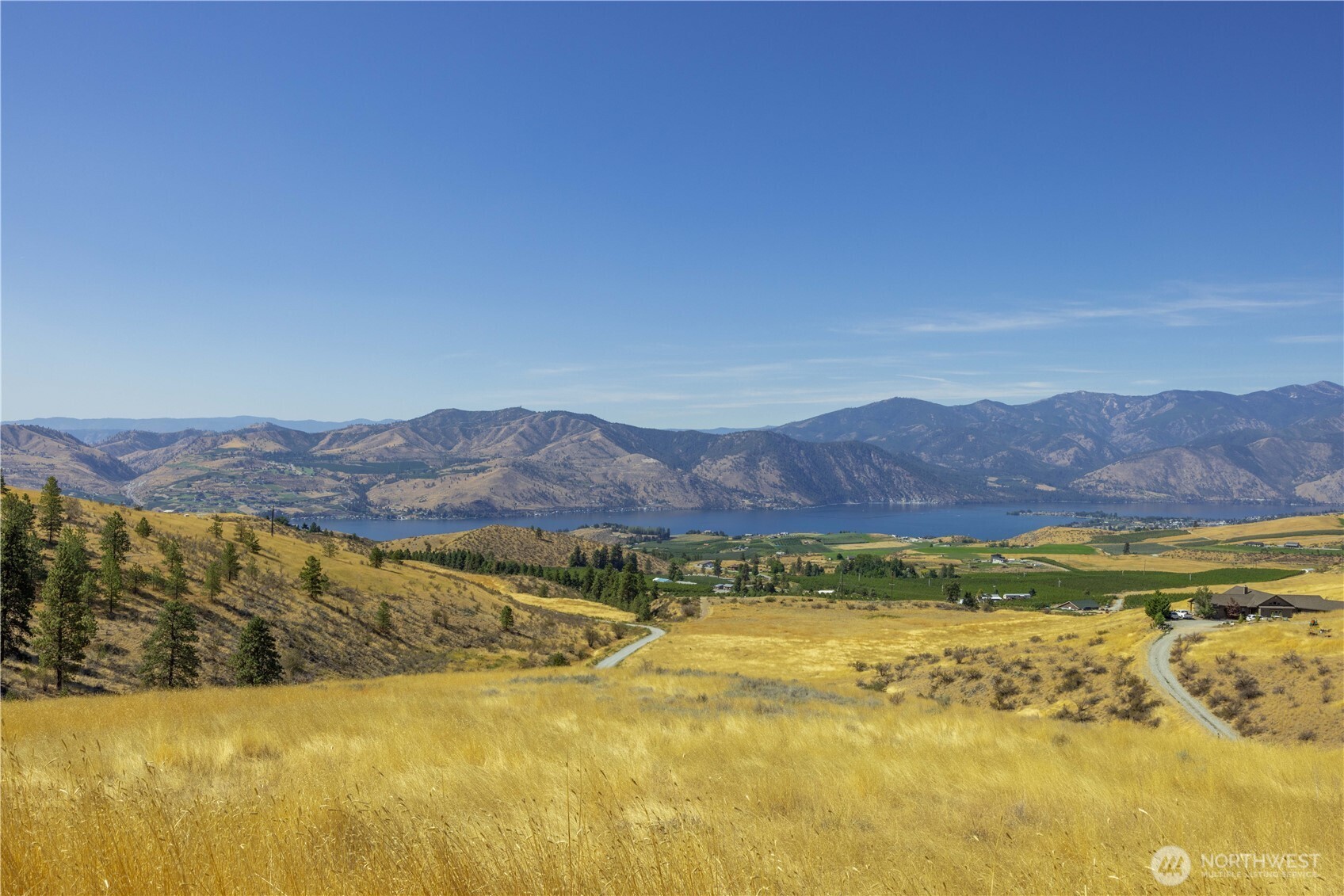 562 Chelan Ranch Road Property Photo 3