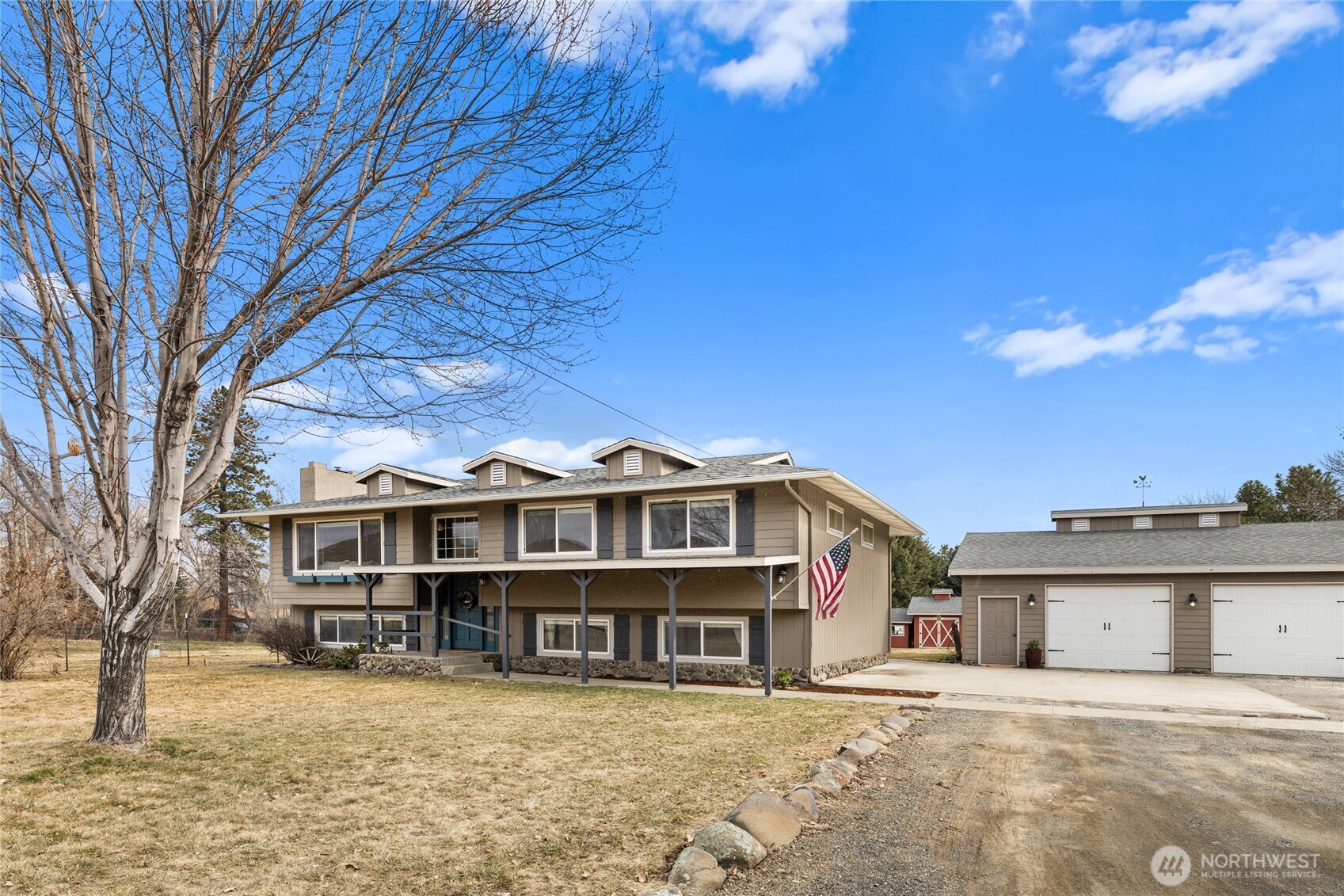 7600 Manastash Road Property Photo 1