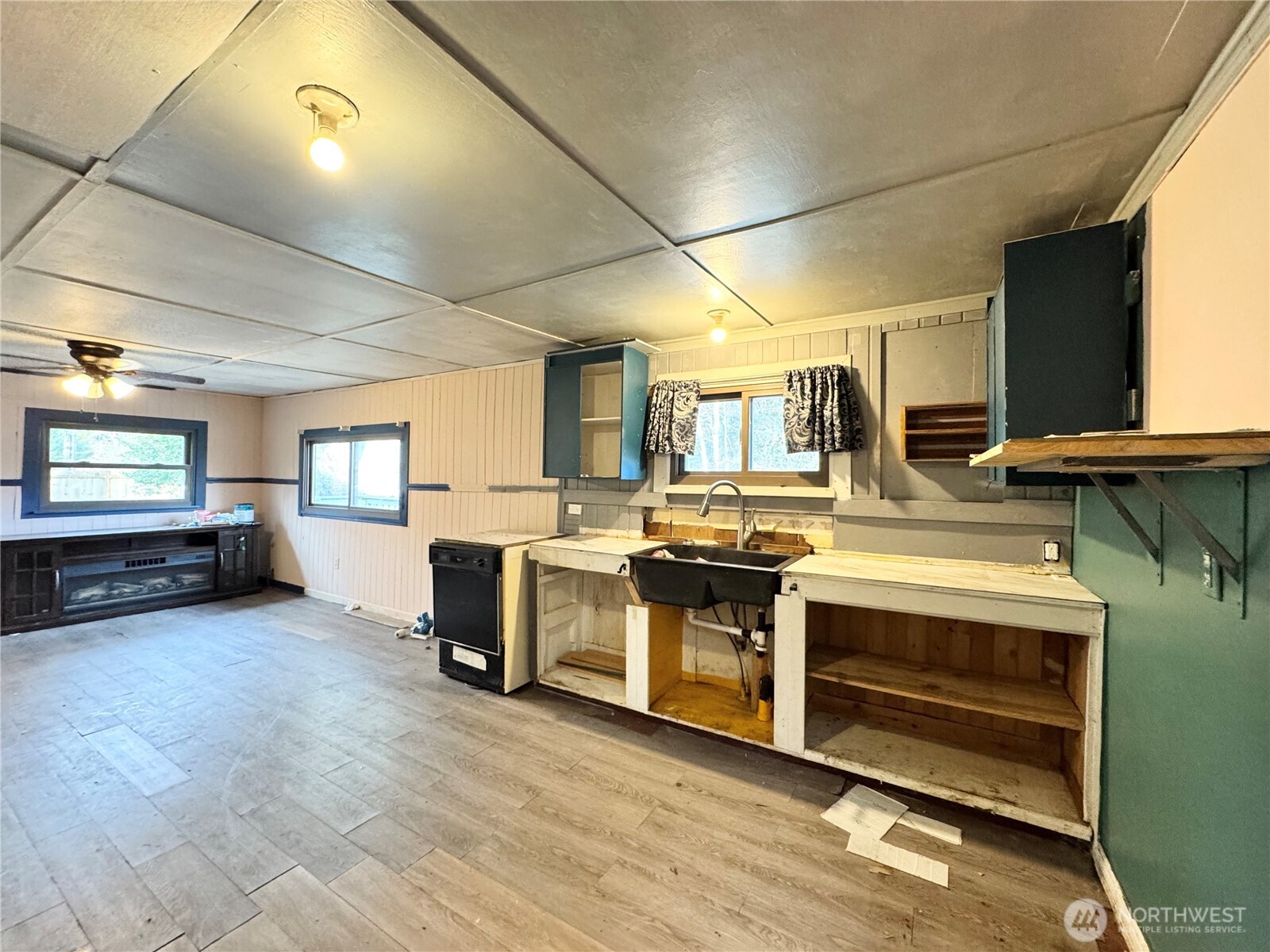 2514 Willows Road Property Photo 6