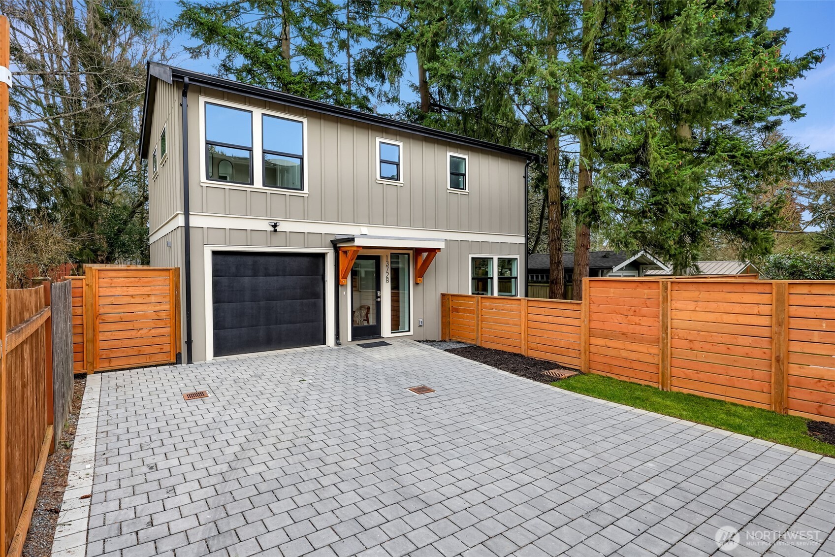13728 Densmore Avenue Property Photo