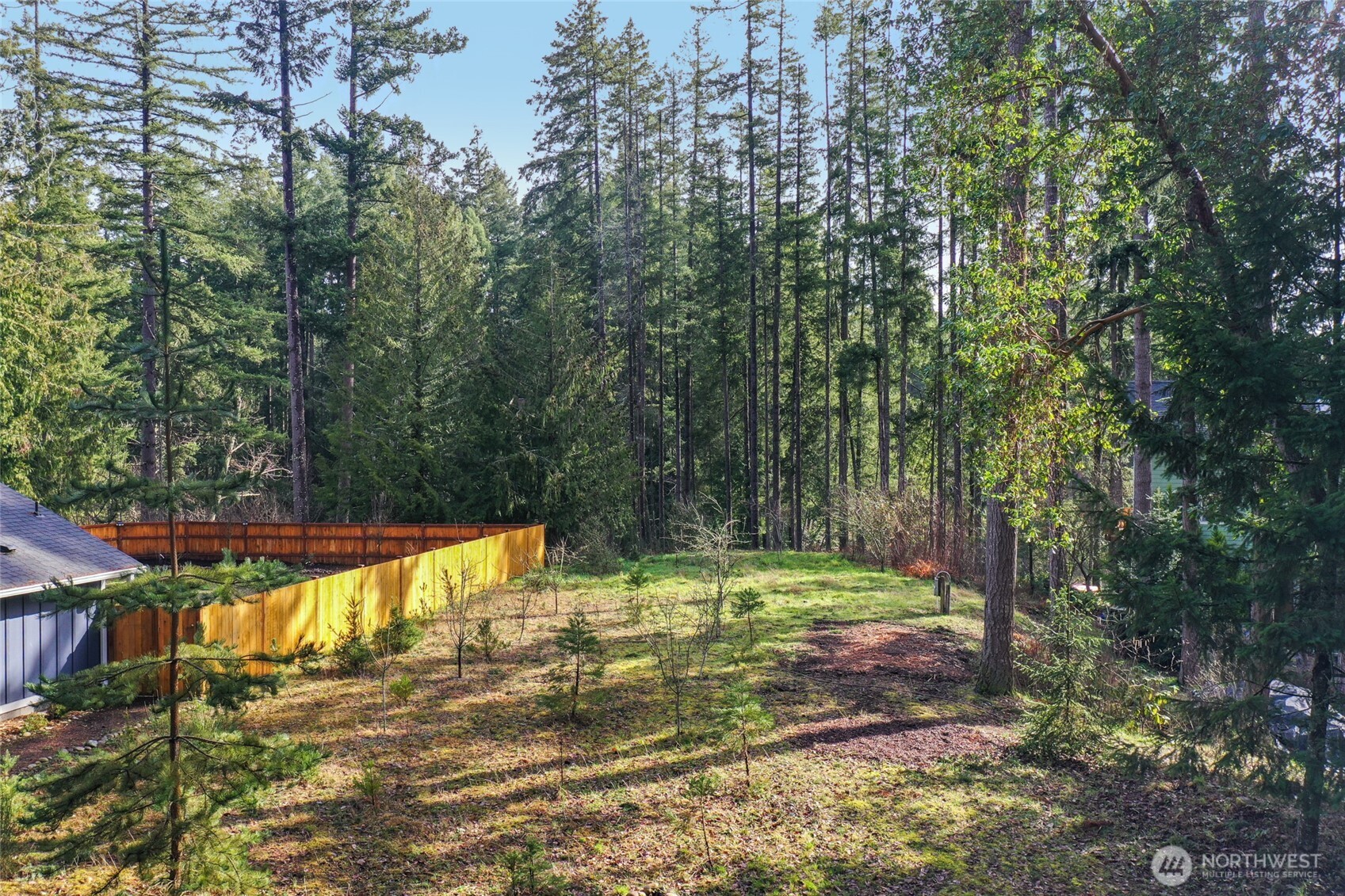 18512 Woodside Drive Property Photo 4